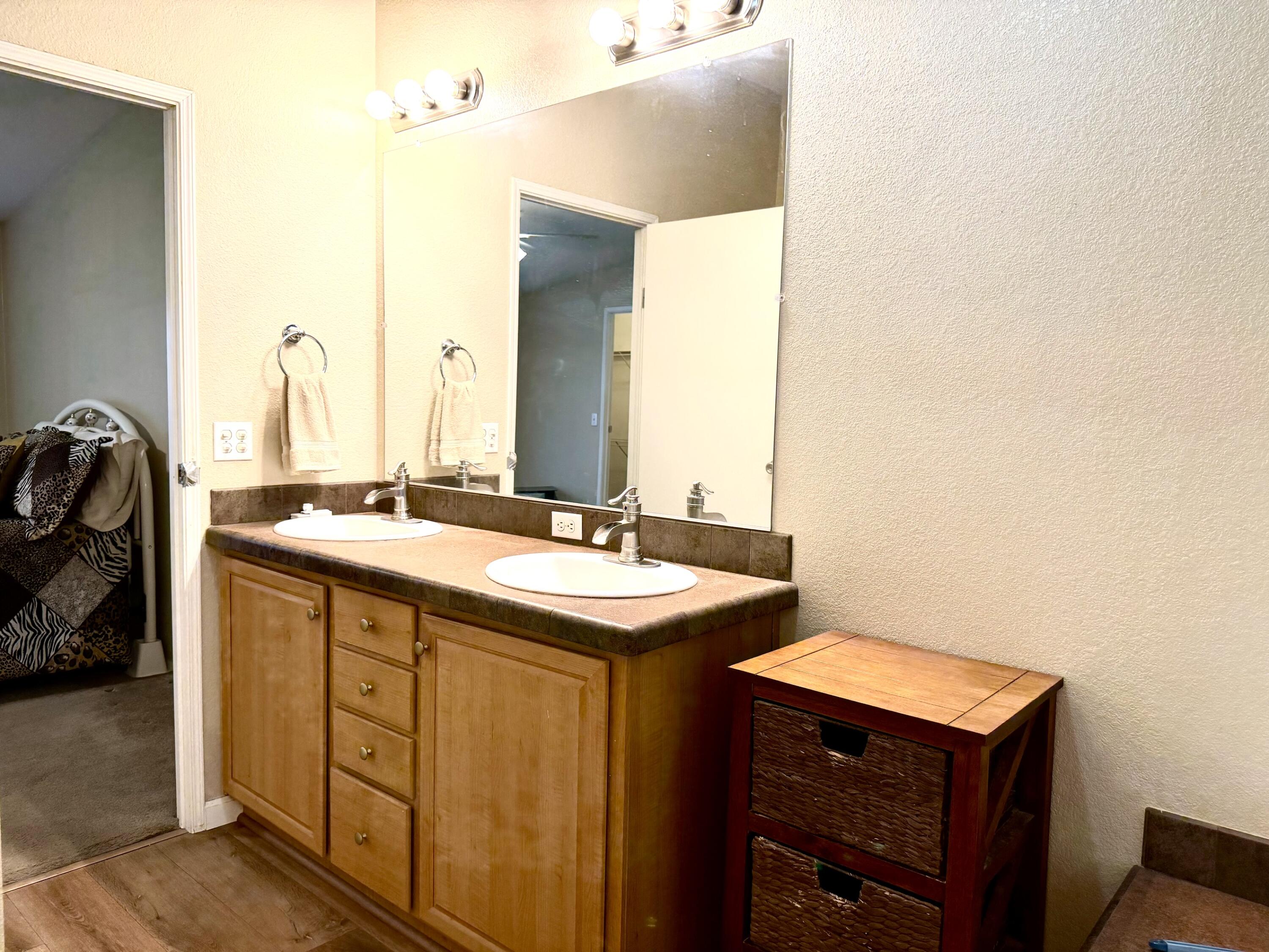860 E Grangeville Blvd #92, Hanford, CA 93230