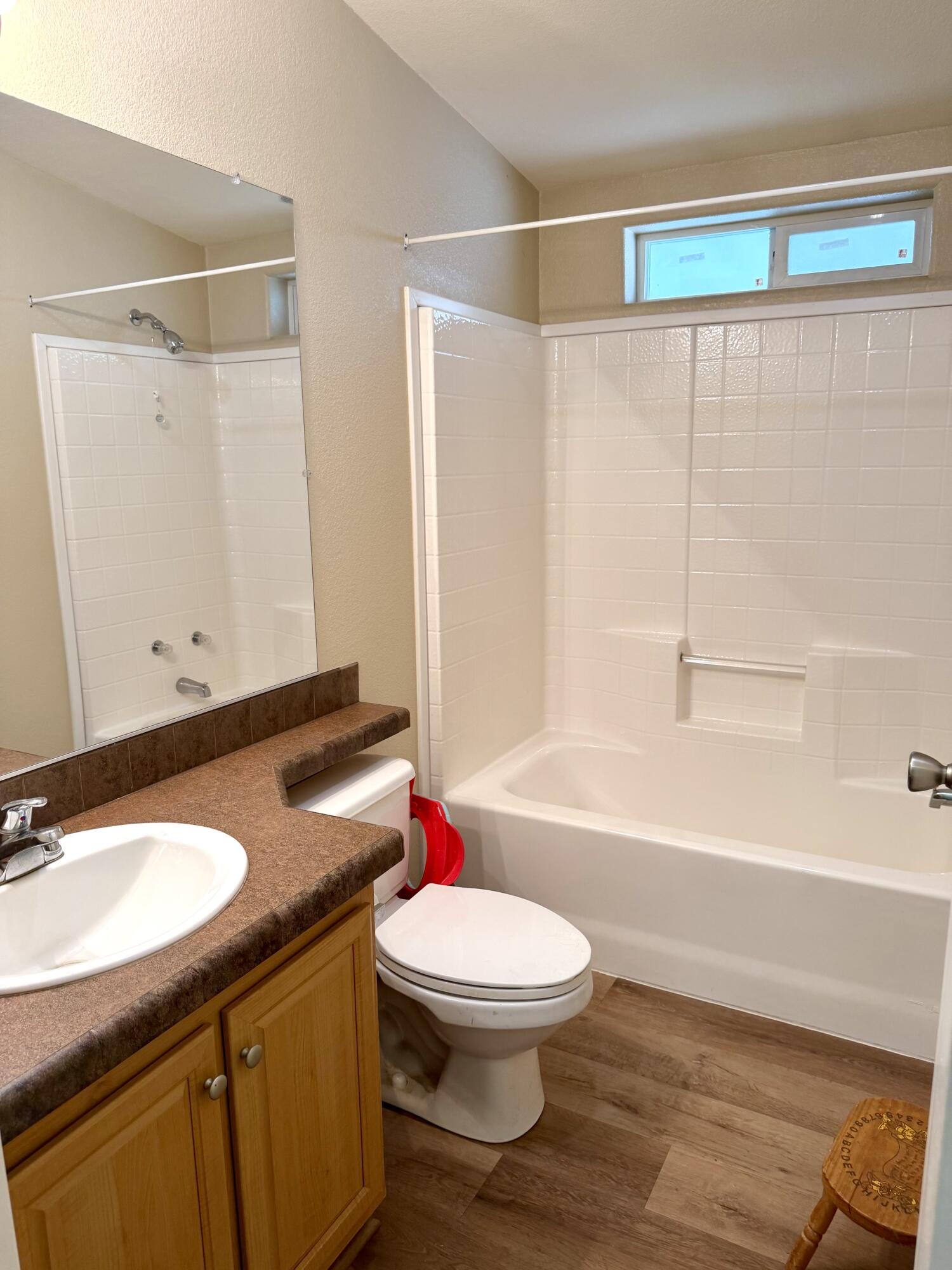860 E Grangeville Blvd #92, Hanford, CA 93230