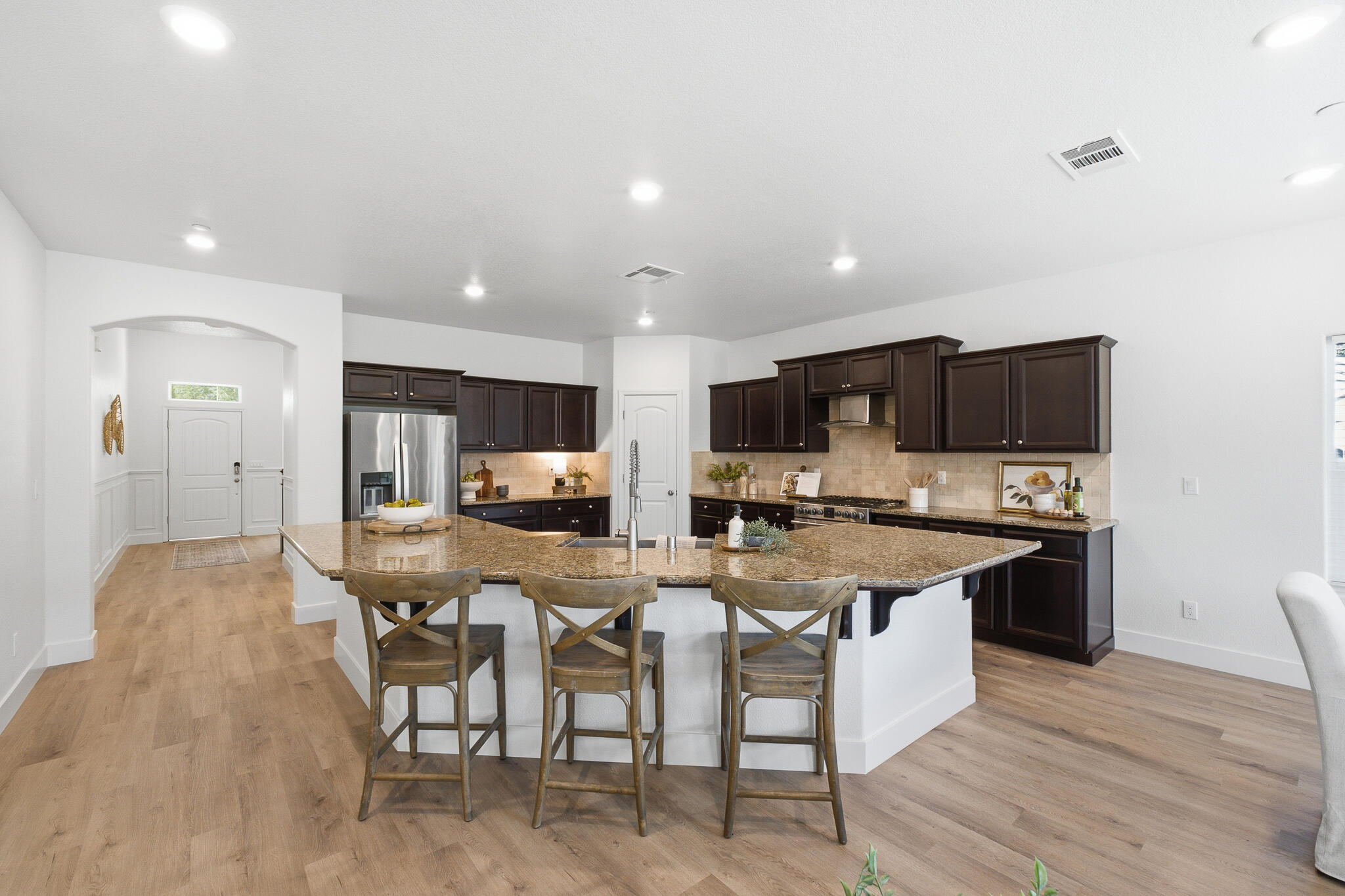 3725 W Clinton Ave, Visalia, CA 93291