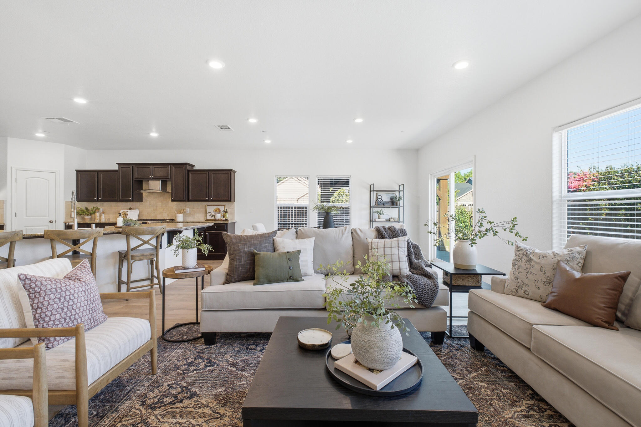 3725 W Clinton Ave, Visalia, CA 93291