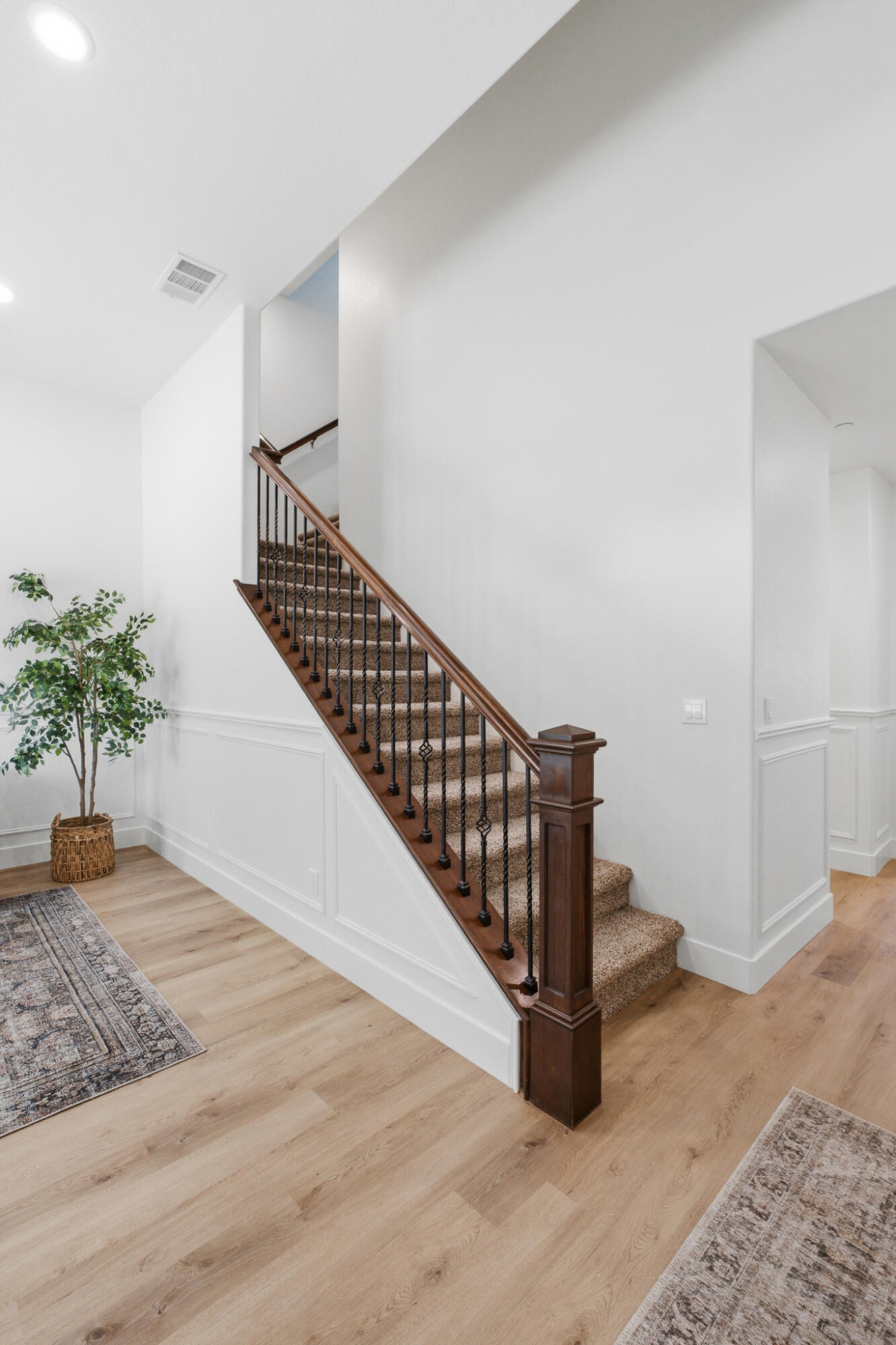 3725 W Clinton Ave, Visalia, CA 93291