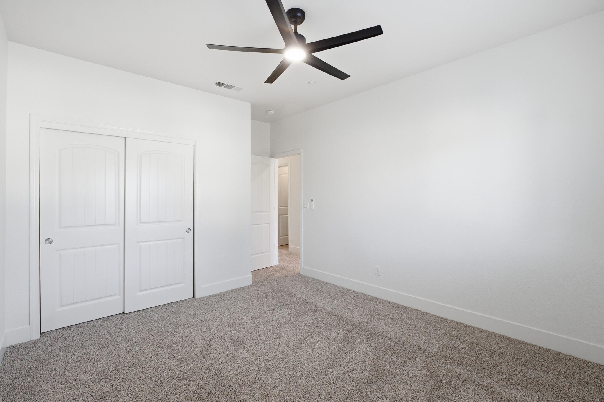 3725 W Clinton Ave, Visalia, CA 93291