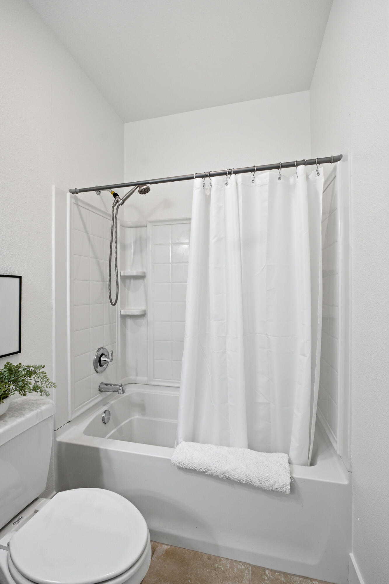 3725 W Clinton Ave, Visalia, CA 93291