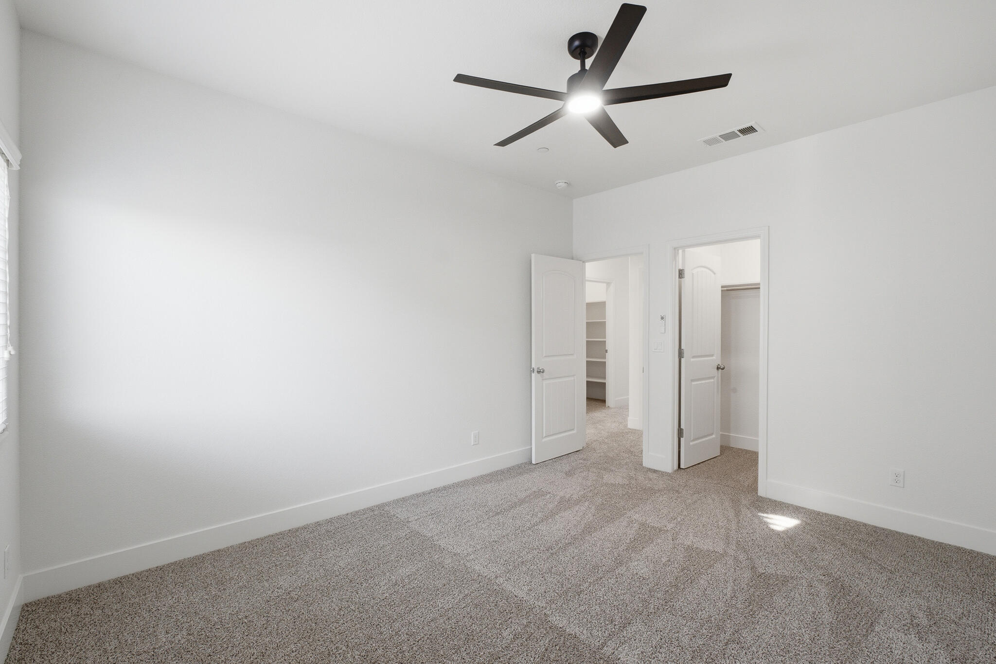 3725 W Clinton Ave, Visalia, CA 93291