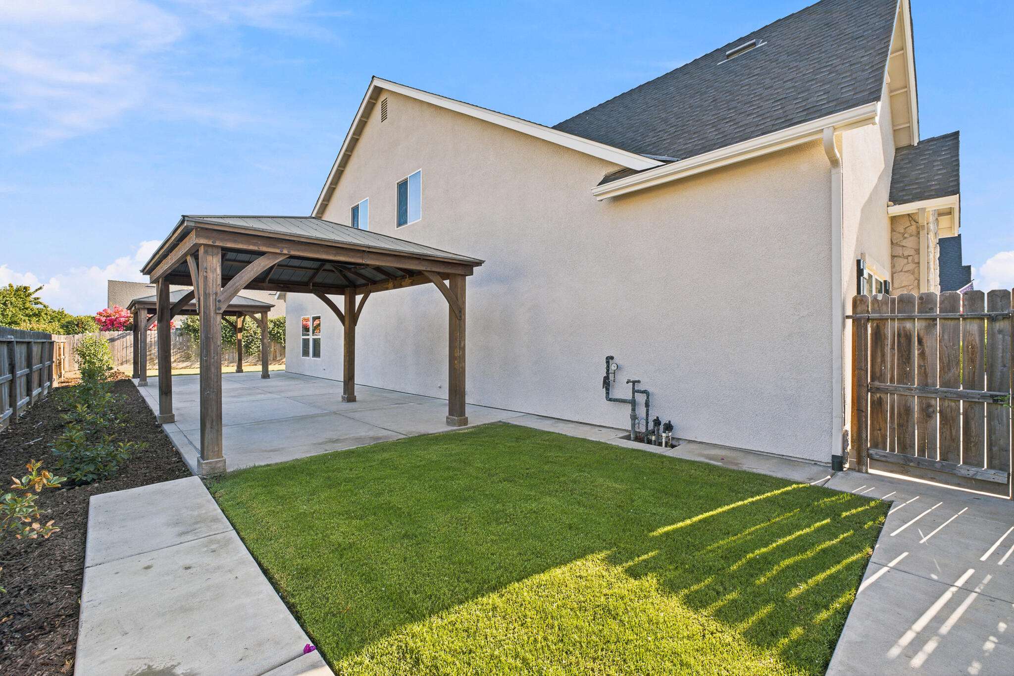 3725 W Clinton Ave, Visalia, CA 93291