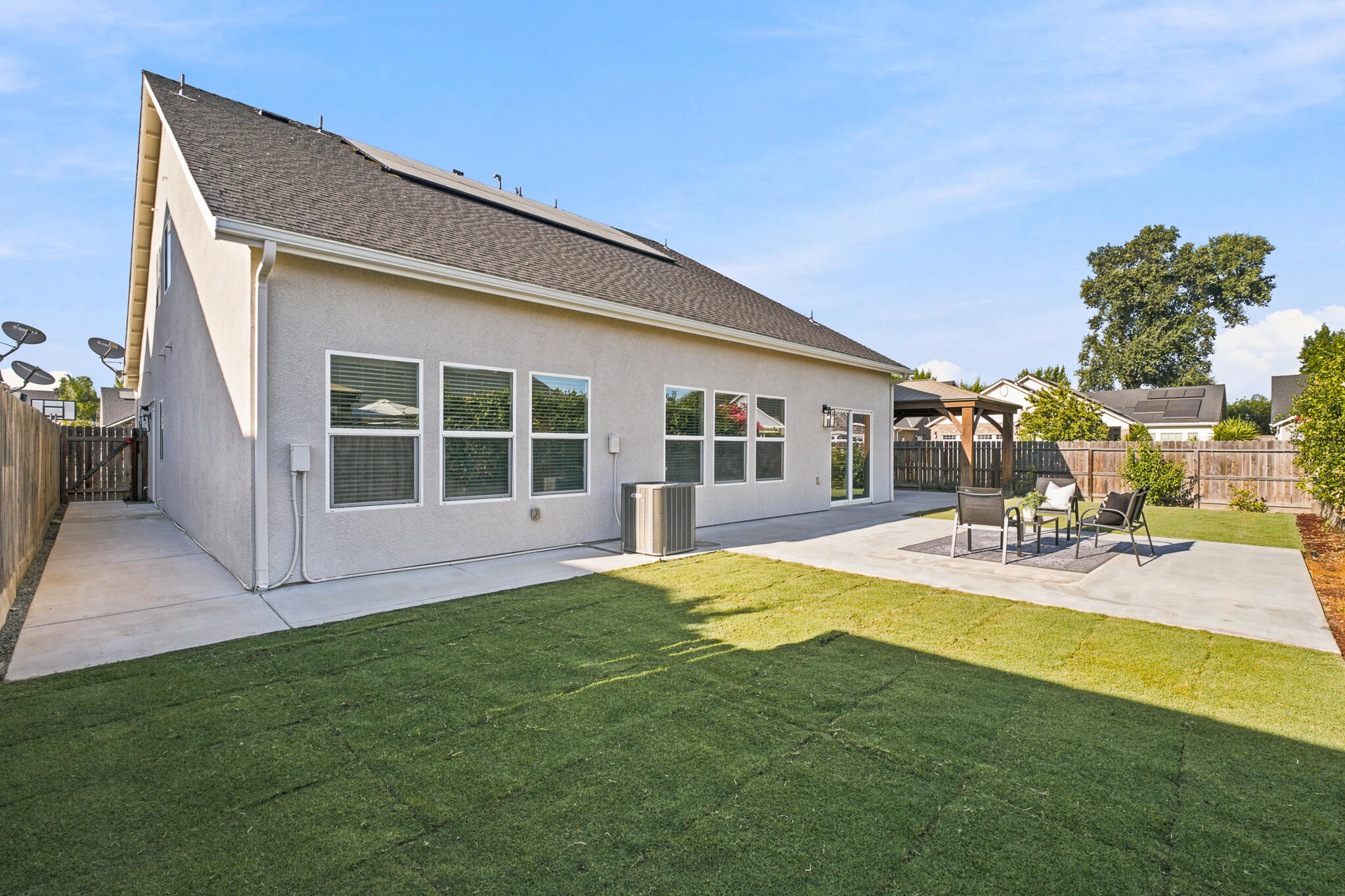 3725 W Clinton Ave, Visalia, CA 93291