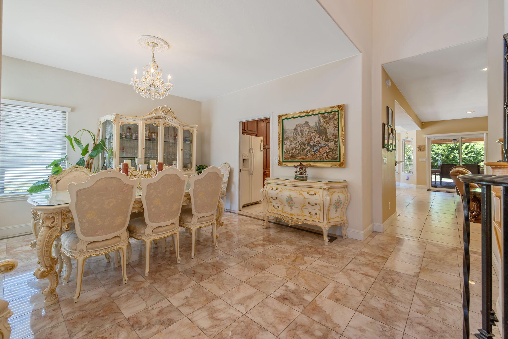 1647 S Bluegrass Ct, Visalia, CA 93277
