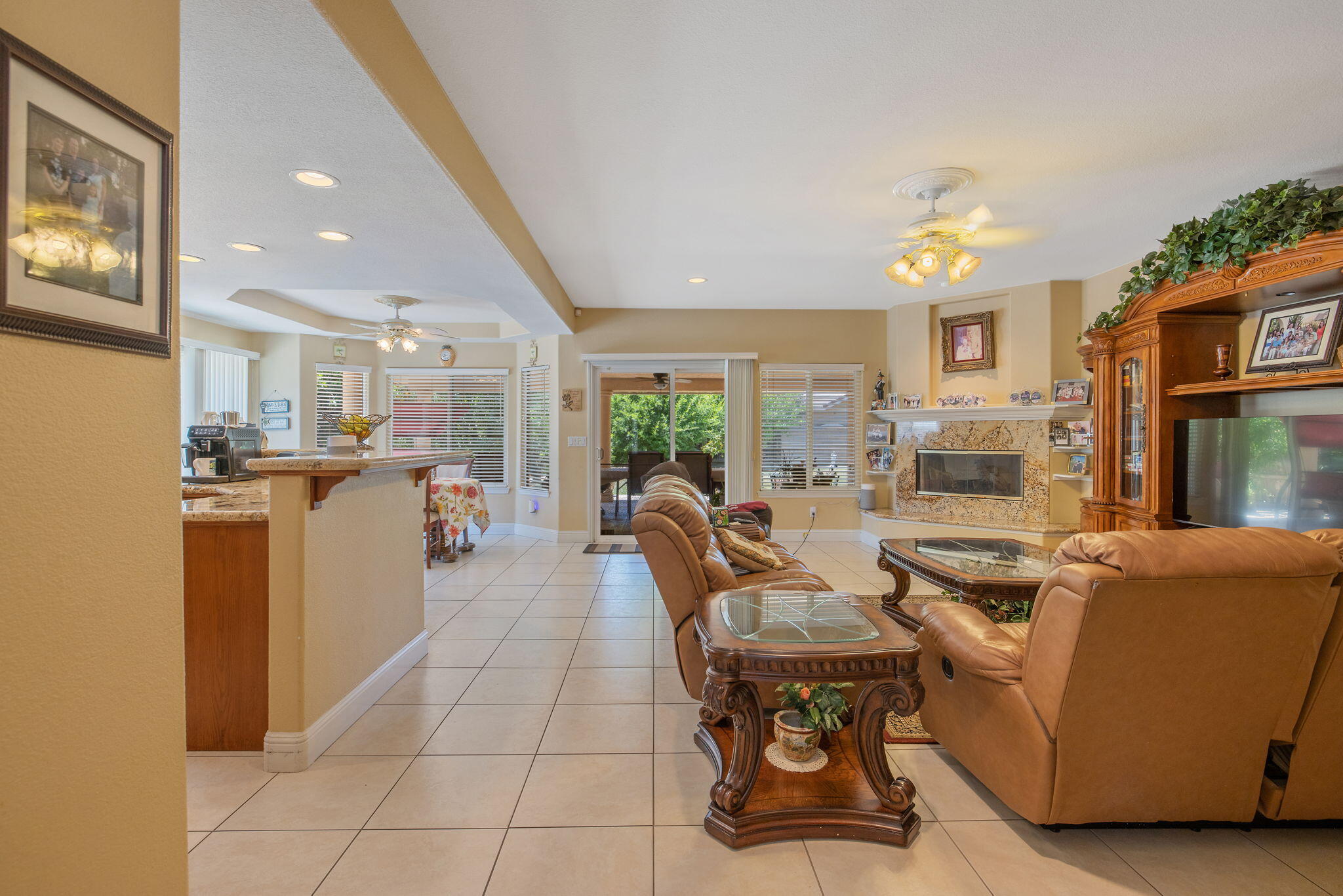 1647 S Bluegrass Ct, Visalia, CA 93277