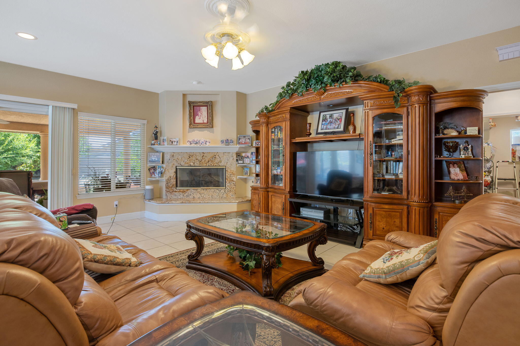 1647 S Bluegrass Ct, Visalia, CA 93277