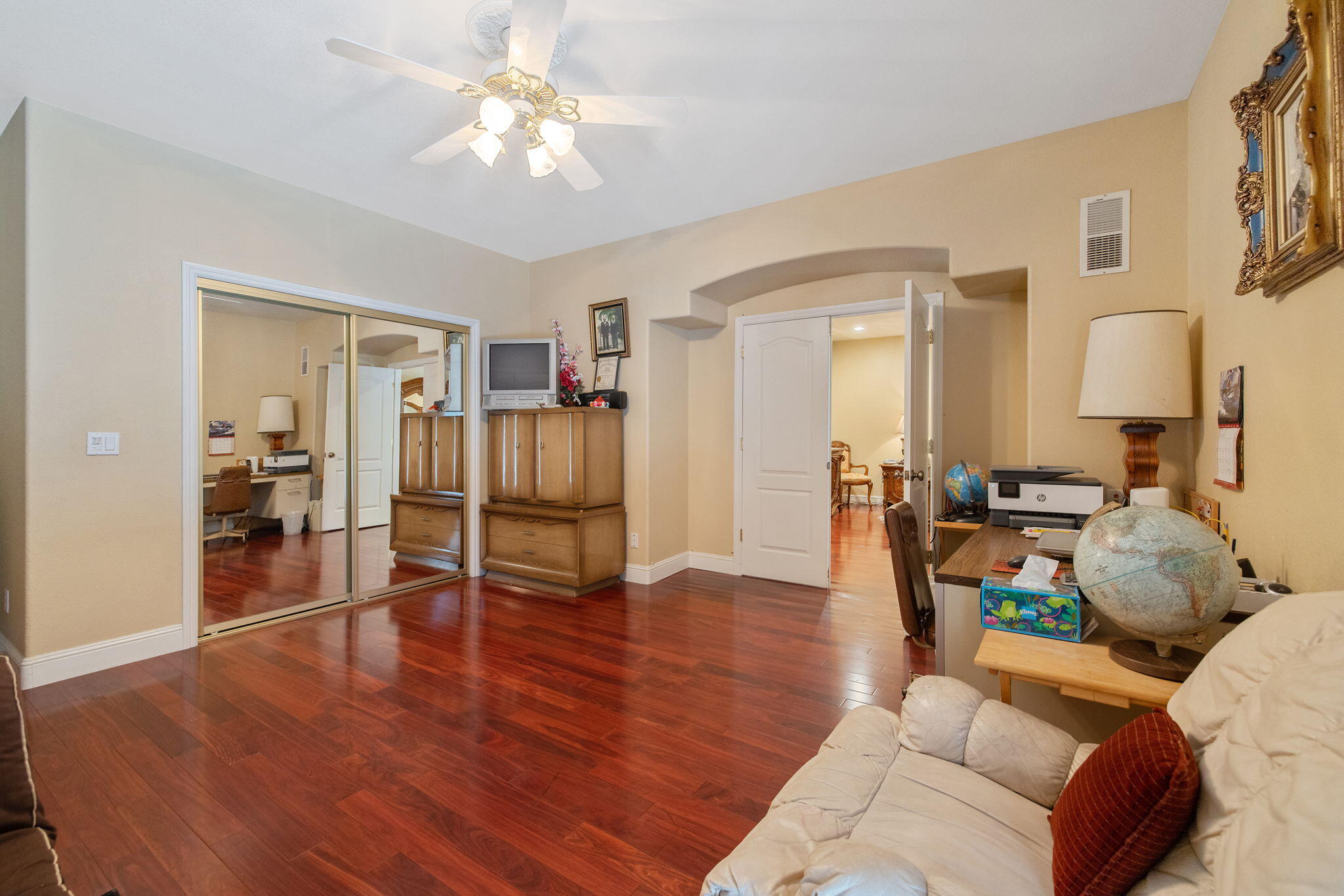 1647 S Bluegrass Ct, Visalia, CA 93277