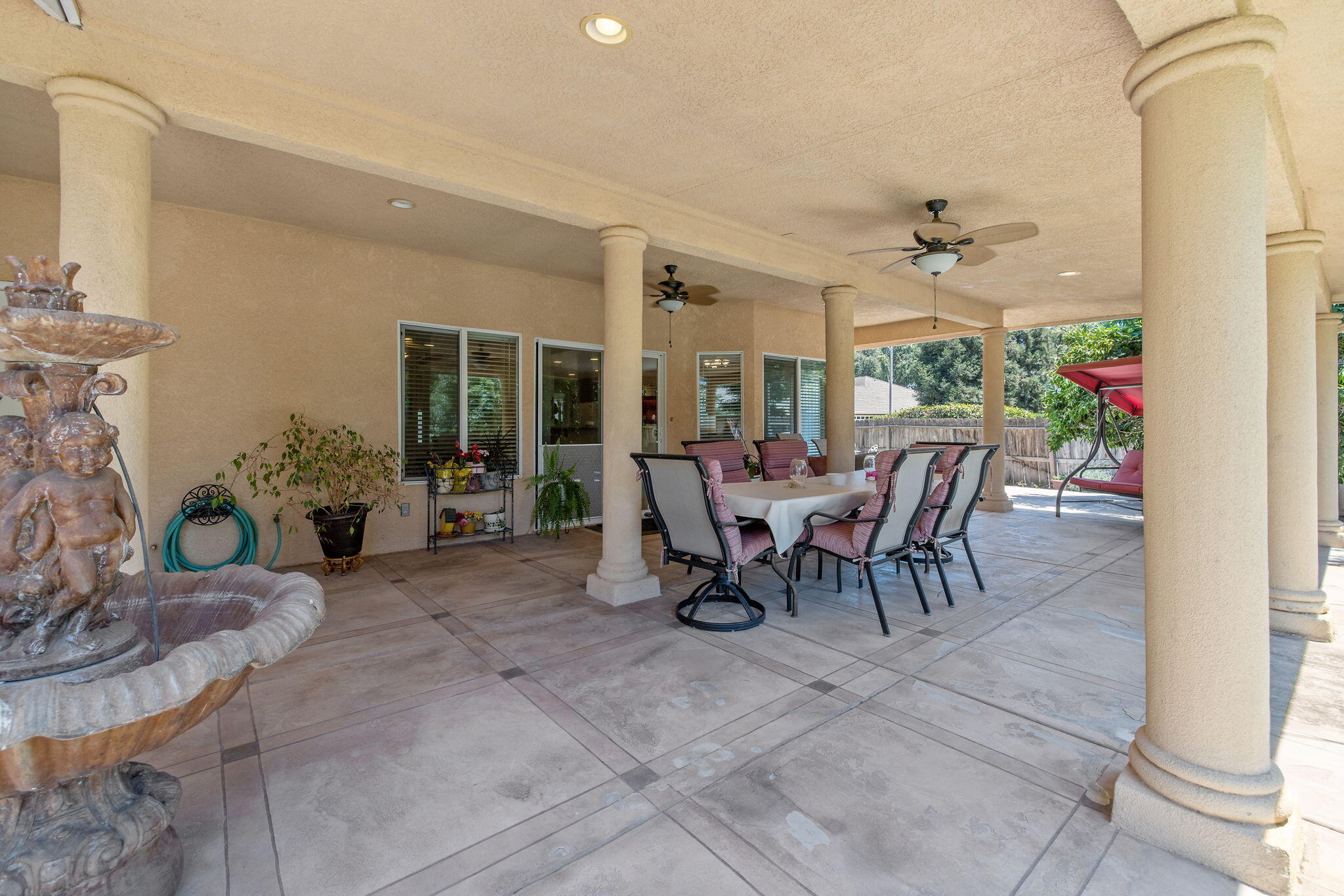 1647 S Bluegrass Ct, Visalia, CA 93277