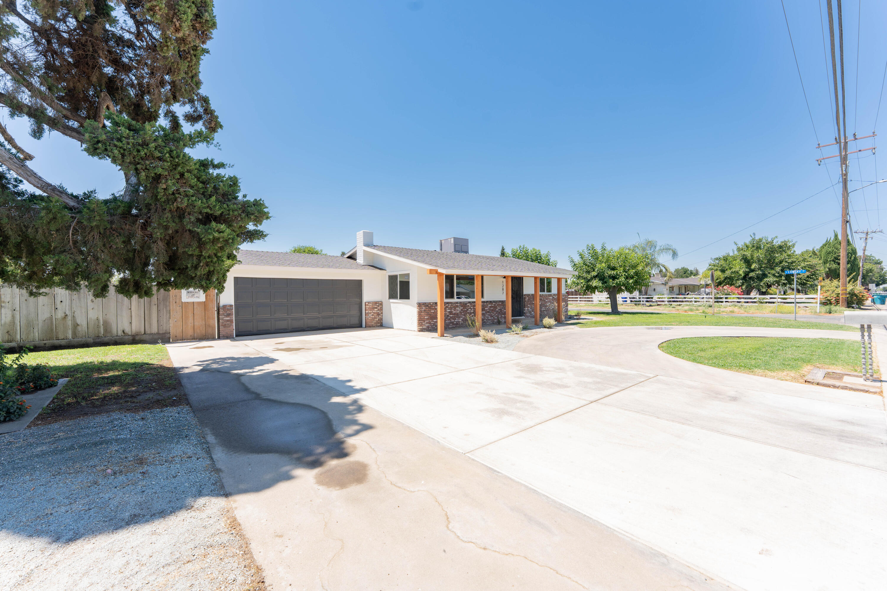 1287 Pioneer Ave, Porterville, CA 93257