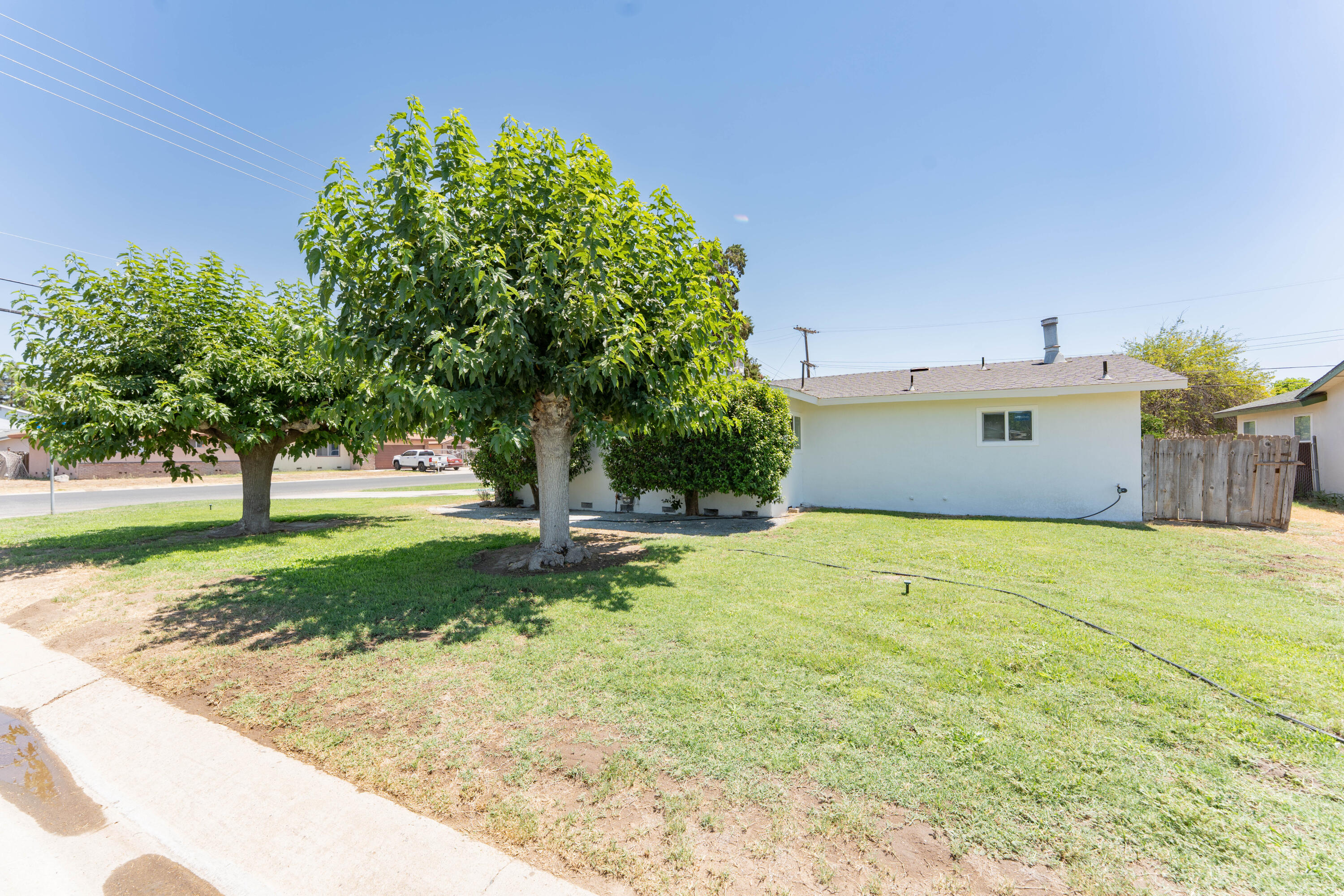 1287 Pioneer Ave, Porterville, CA 93257