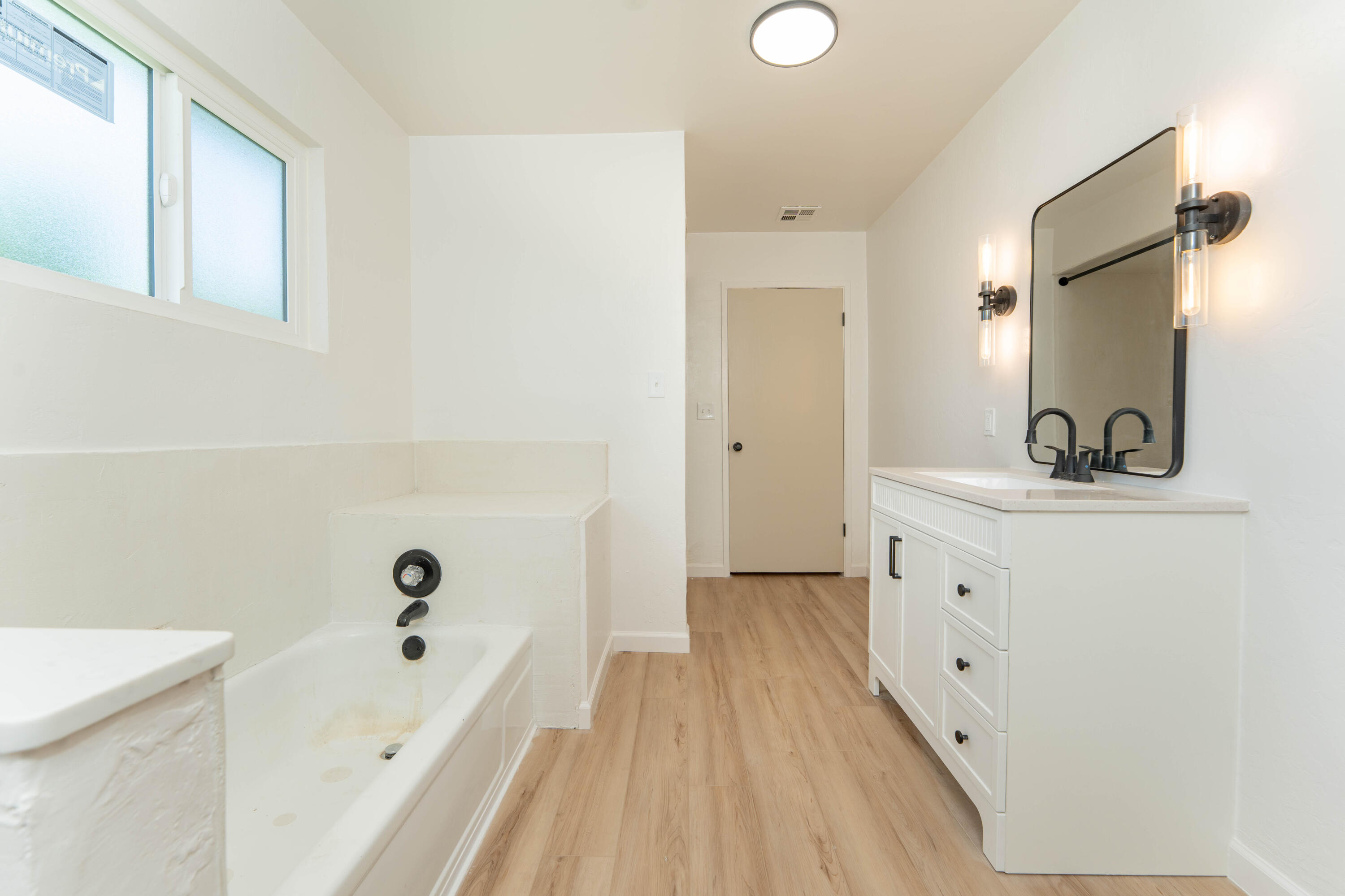 1287 Pioneer Ave, Porterville, CA 93257