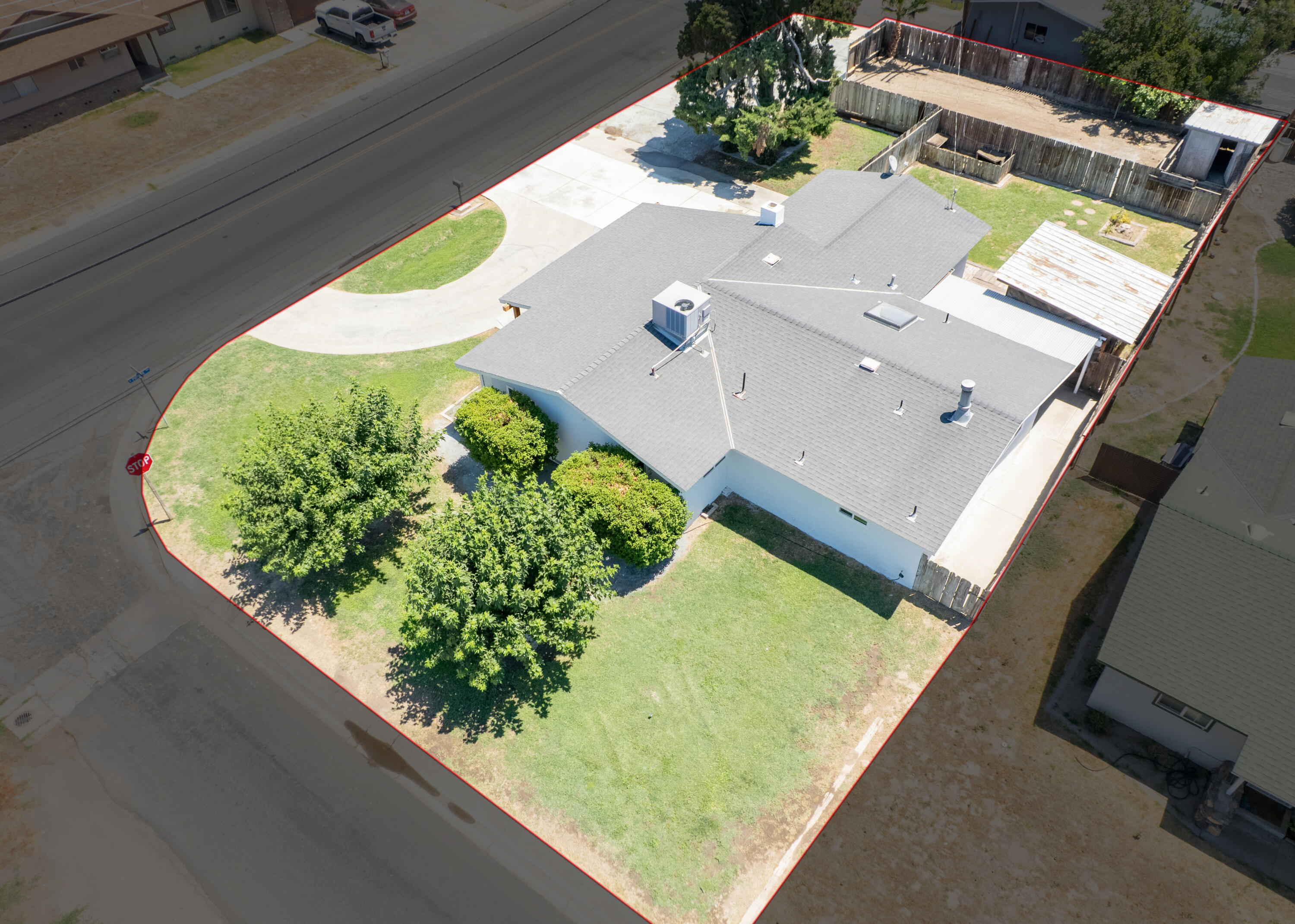 1287 Pioneer Ave, Porterville, CA 93257