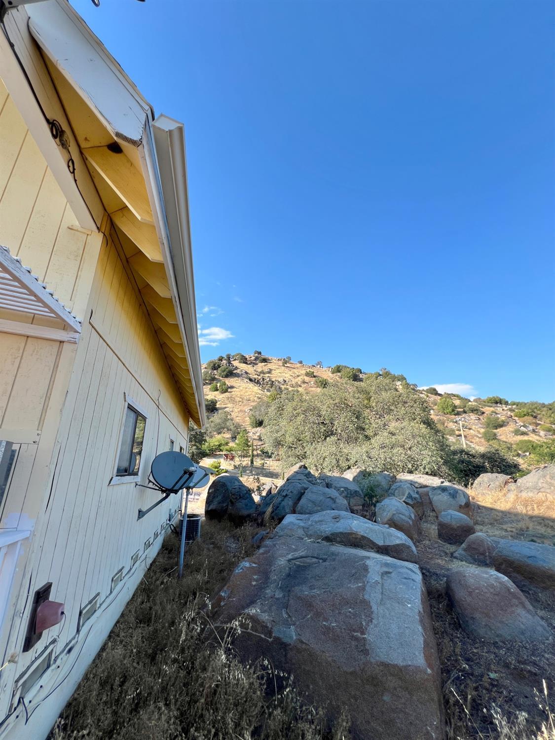 46396 Redwing Ln, Yokuts Valley, CA 93675
