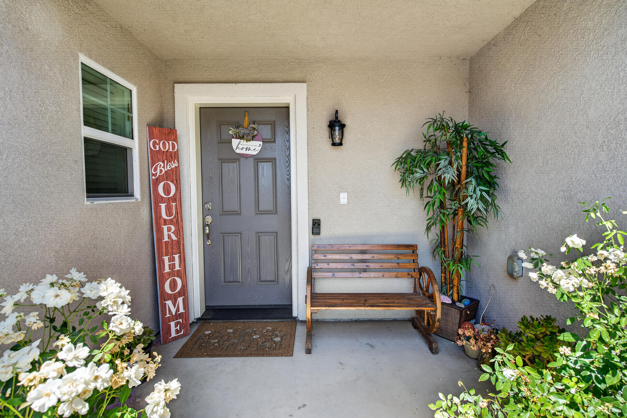 2360 N Chateau Way, Hanford, CA 93230