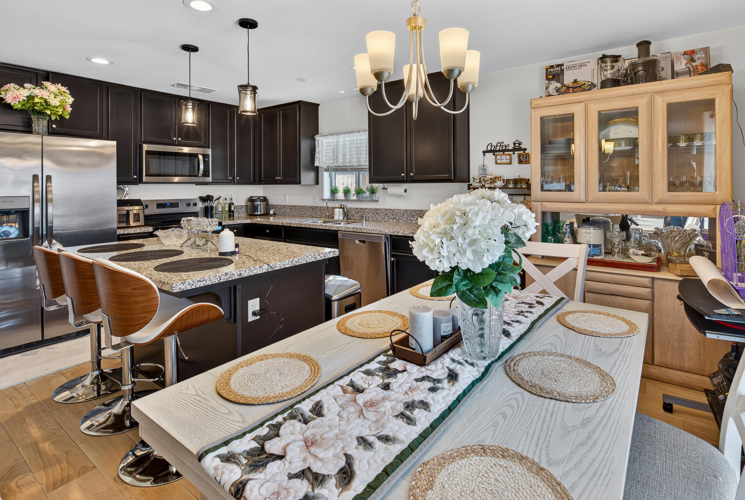 2360 N Chateau Way, Hanford, CA 93230