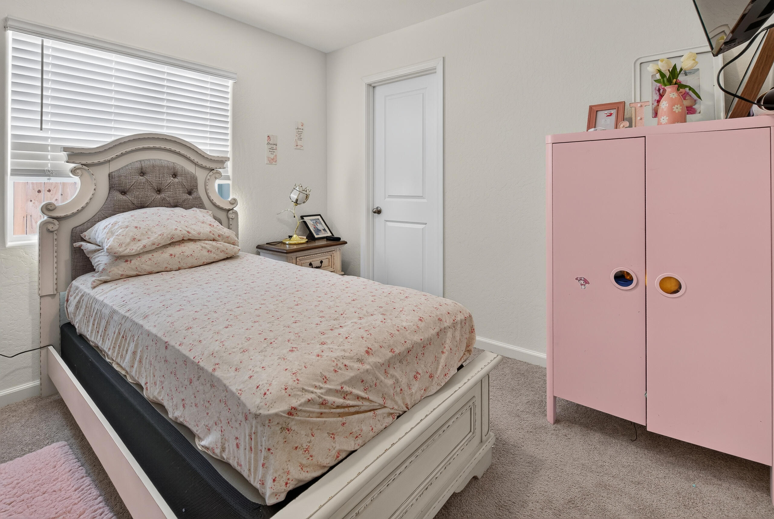 2360 N Chateau Way, Hanford, CA 93230