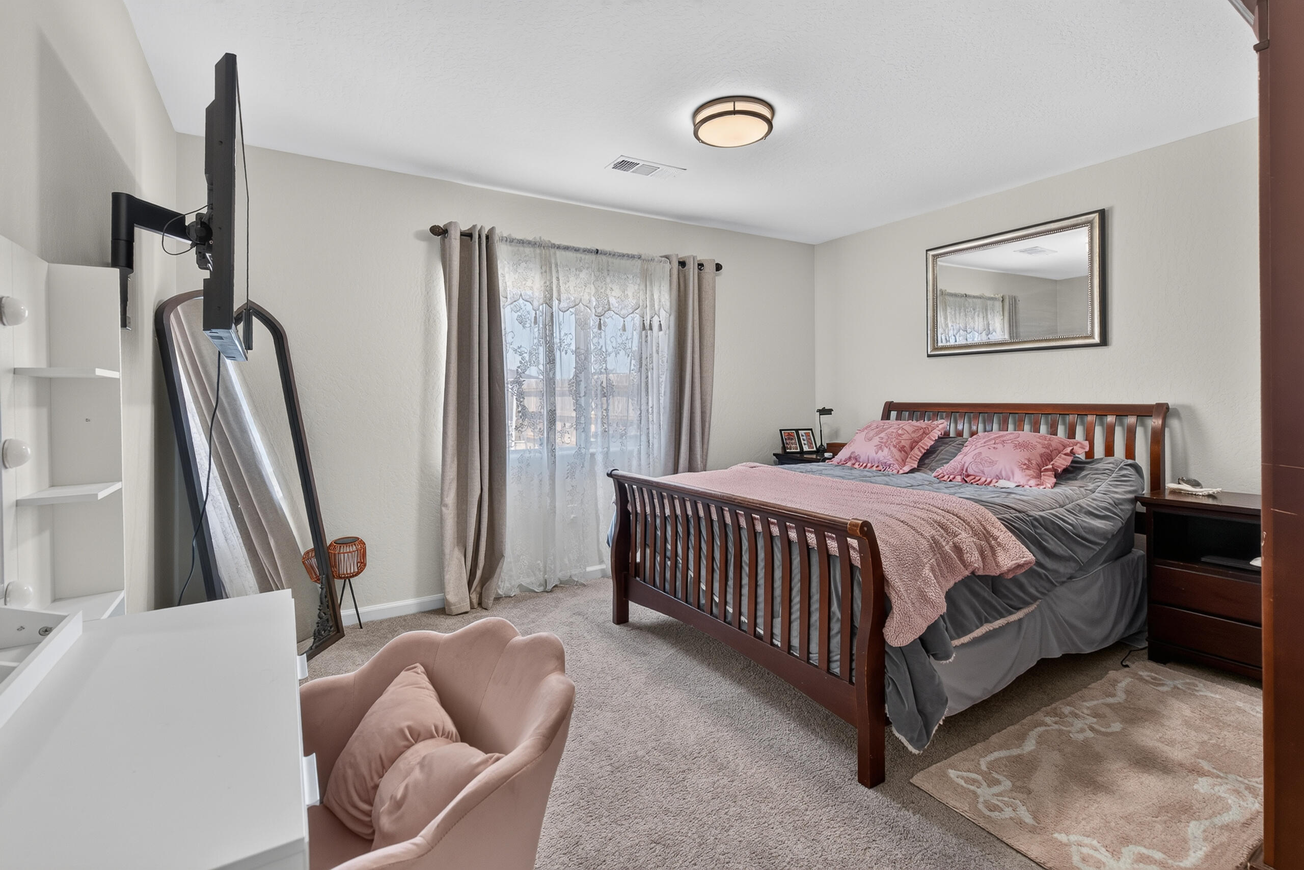 2360 N Chateau Way, Hanford, CA 93230