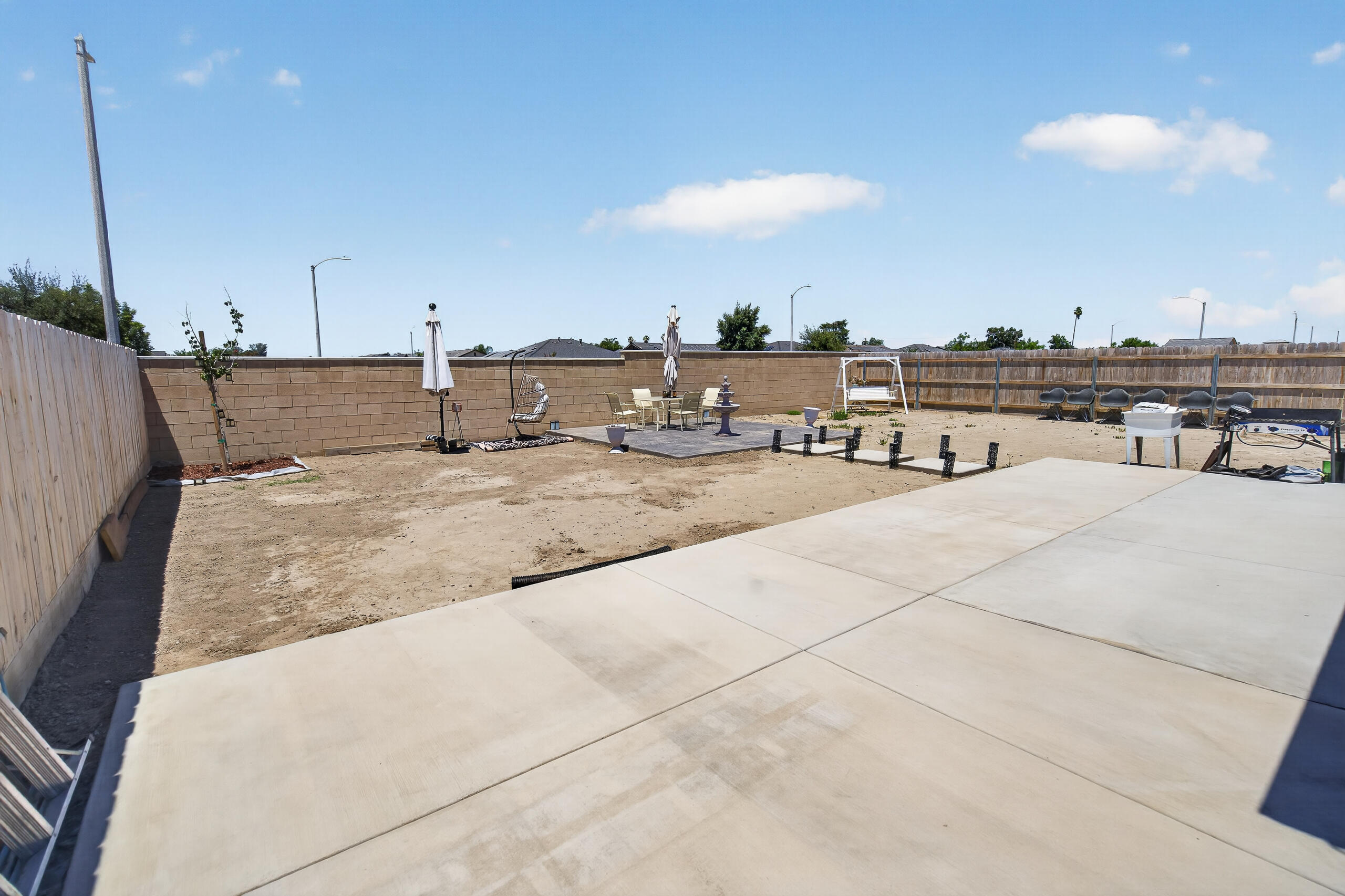 2360 N Chateau Way, Hanford, CA 93230