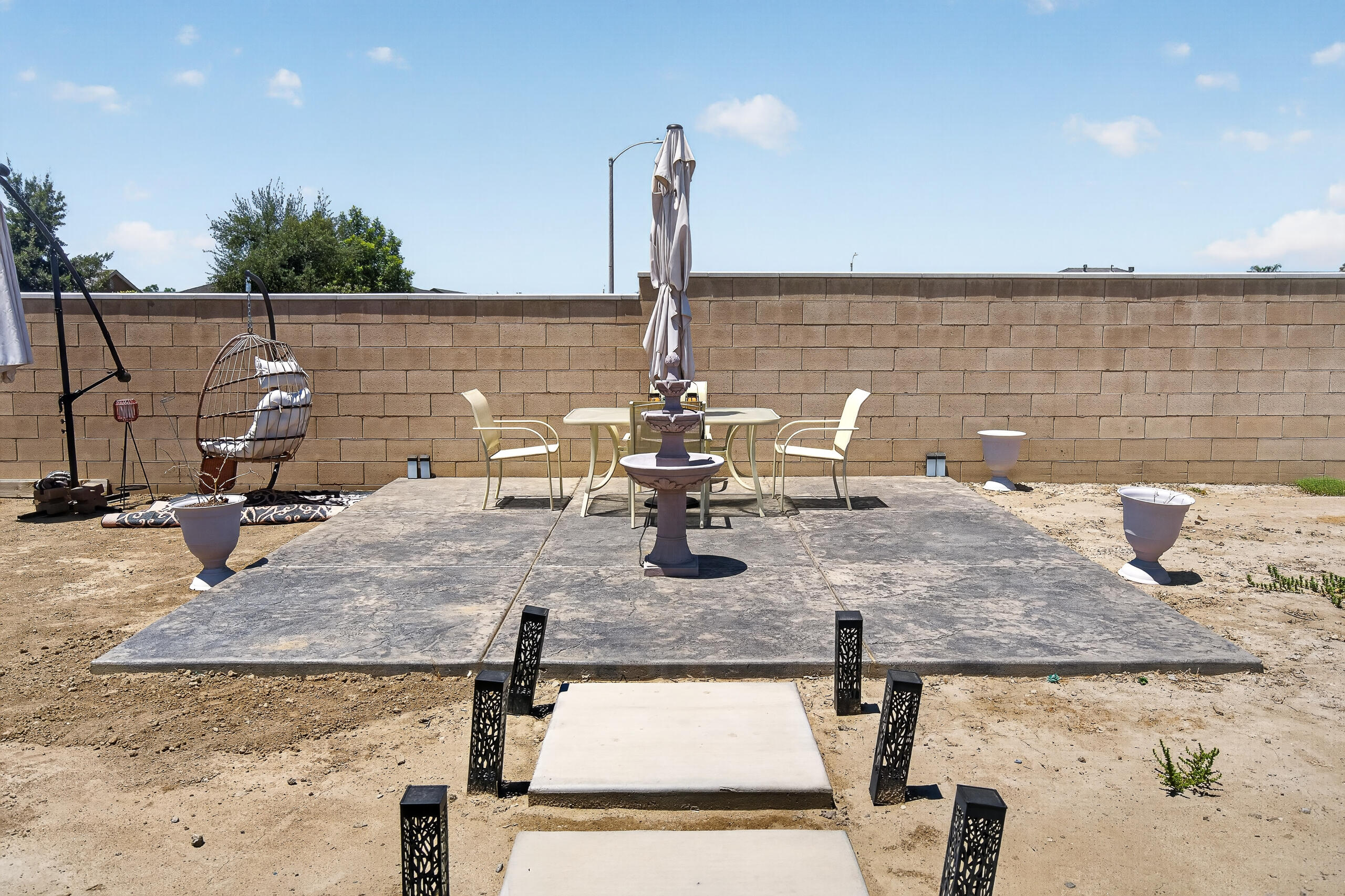2360 N Chateau Way, Hanford, CA 93230