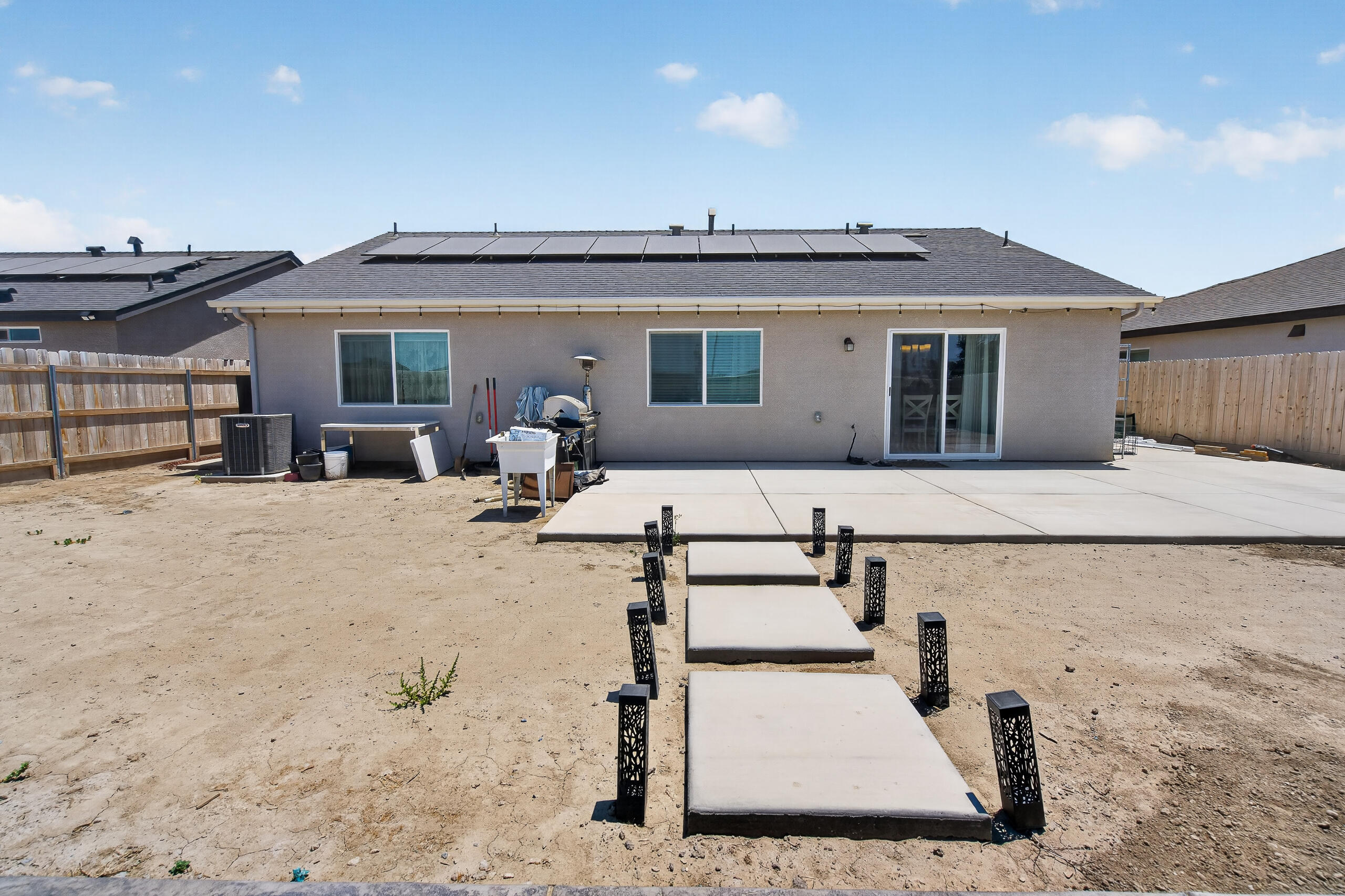 2360 N Chateau Way, Hanford, CA 93230