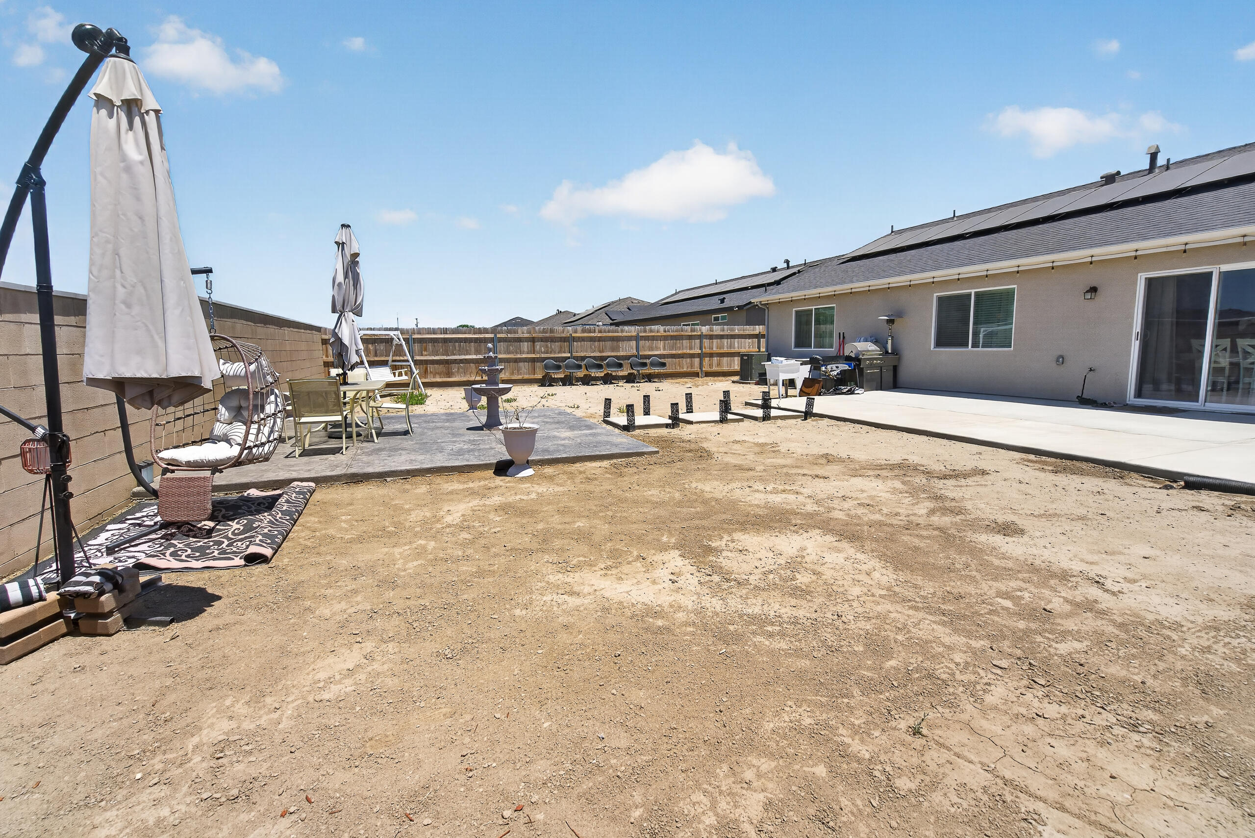 2360 N Chateau Way, Hanford, CA 93230