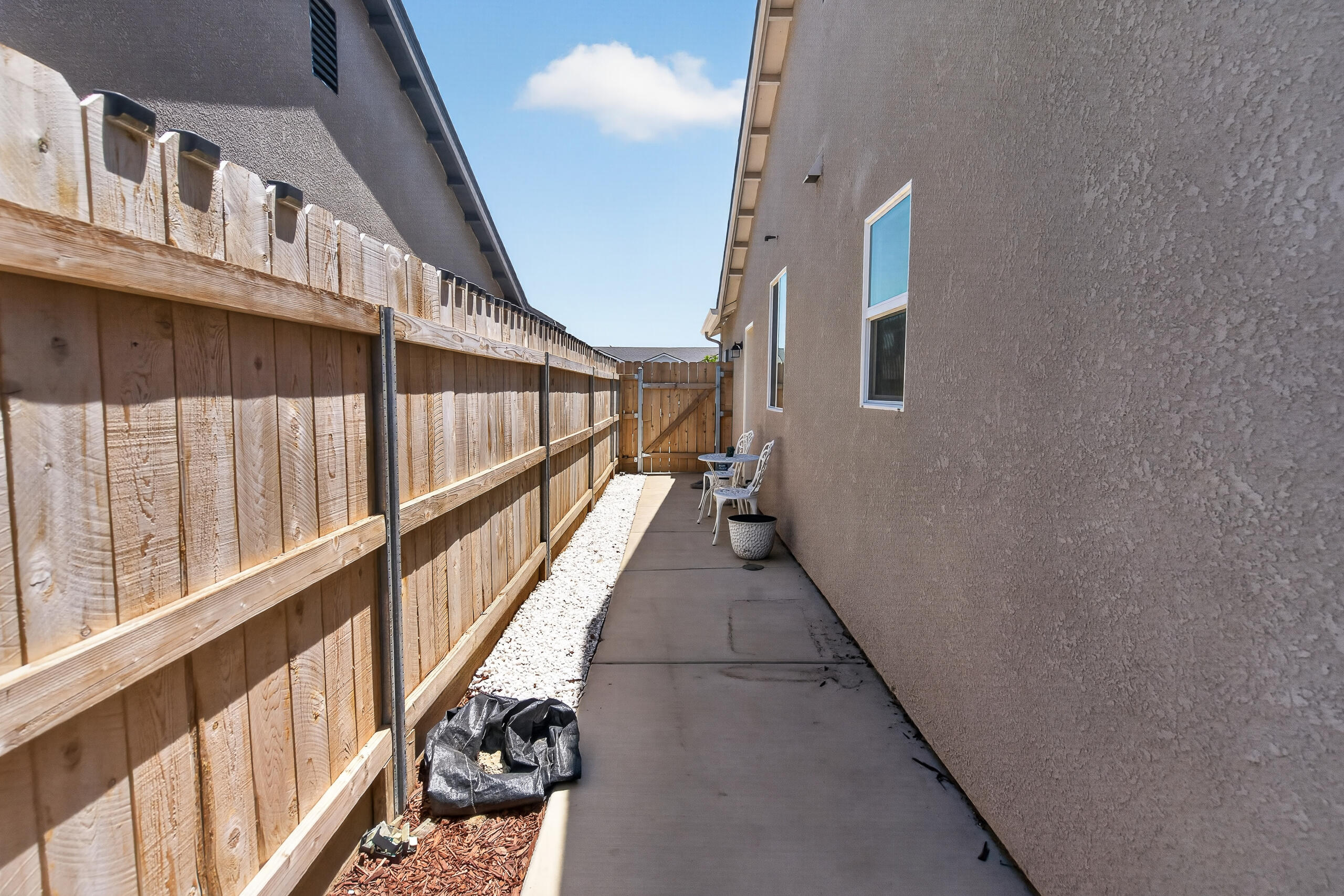 2360 N Chateau Way, Hanford, CA 93230