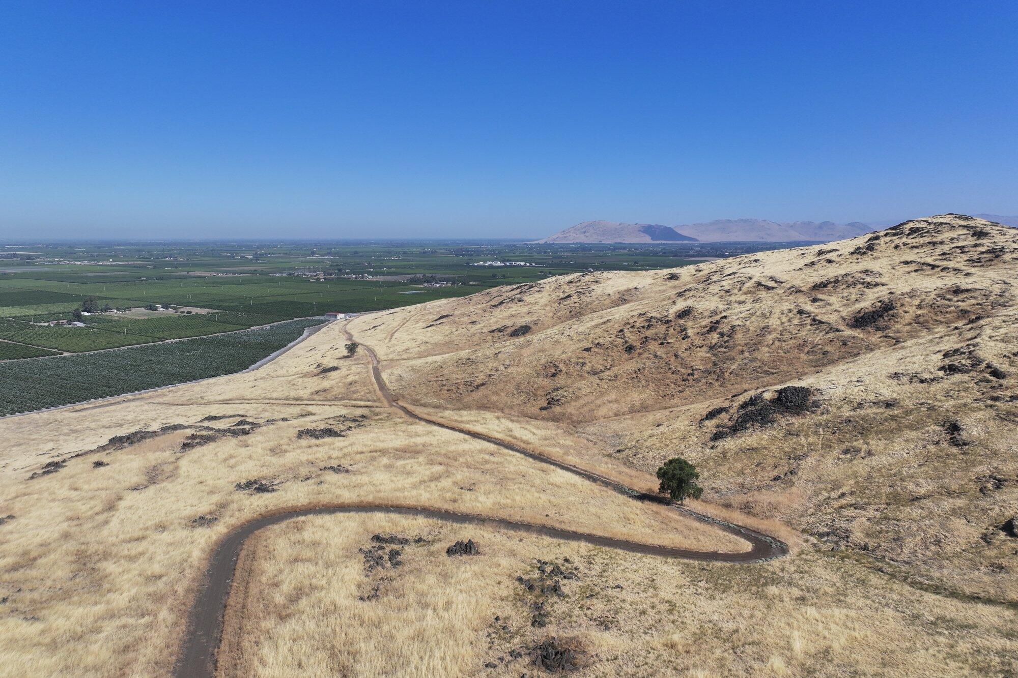 9464 Porter Ave, Dinuba, CA 93618