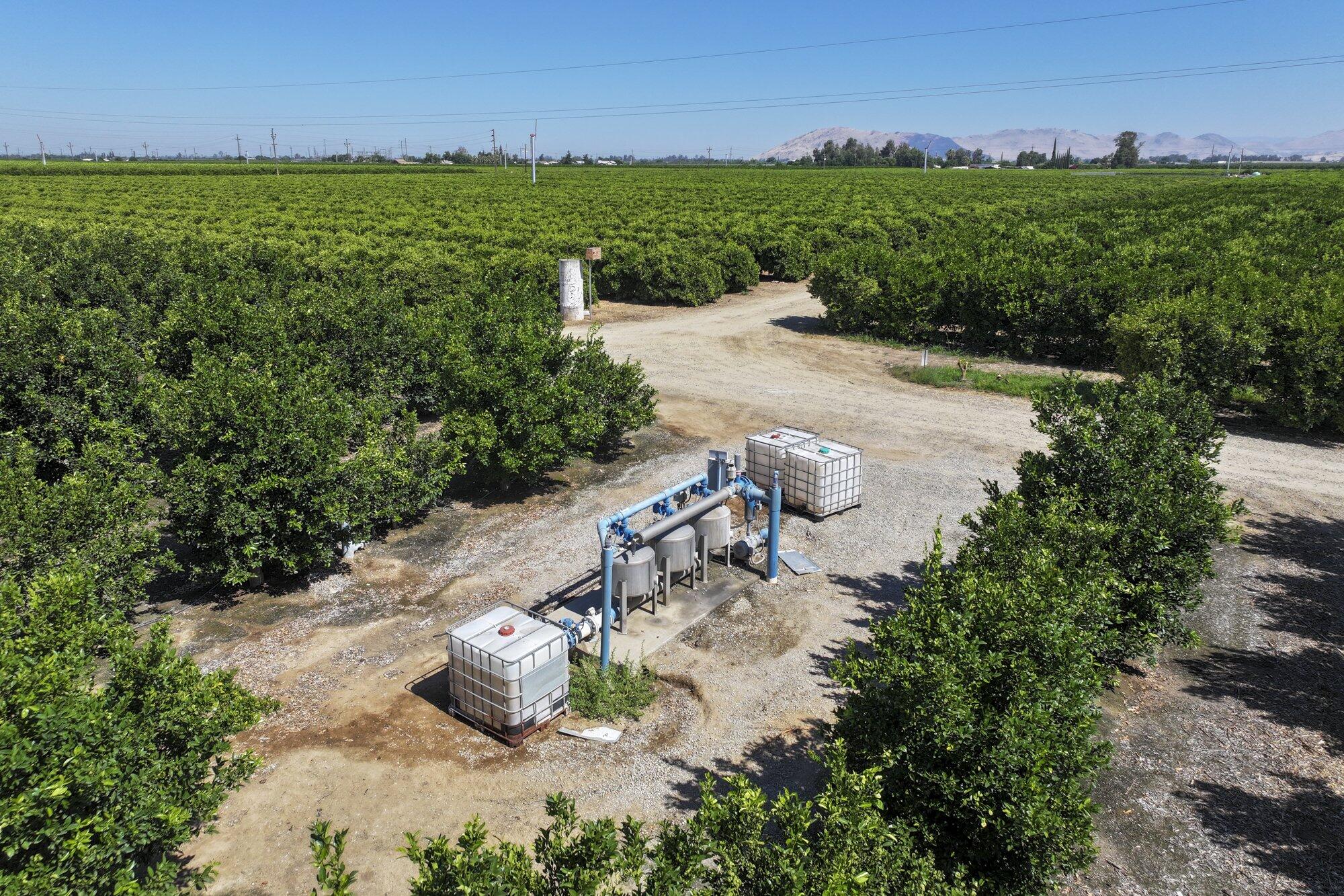 9464 Porter Ave, Dinuba, CA 93618