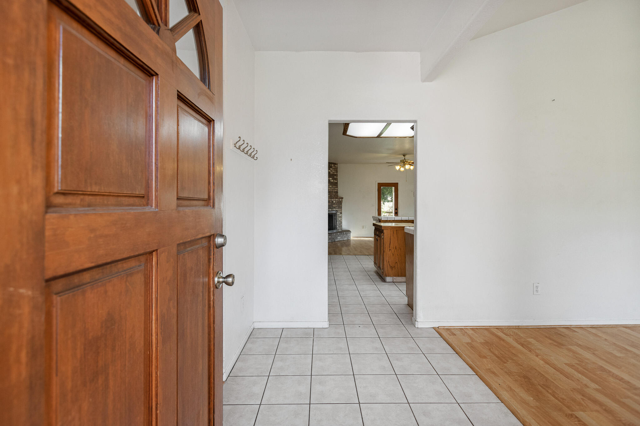 1395 W La Vida Ln, Porterville, CA 93257