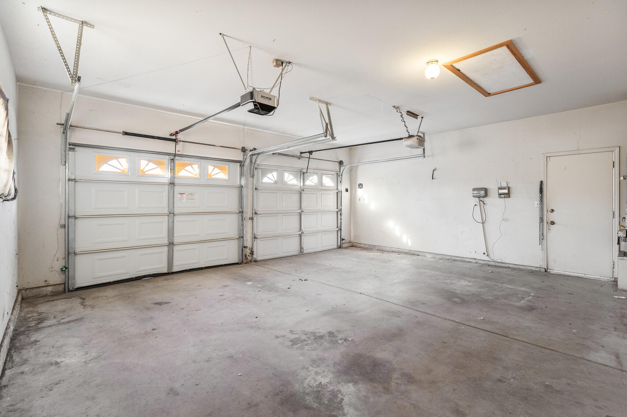 1395 W La Vida Ln, Porterville, CA 93257
