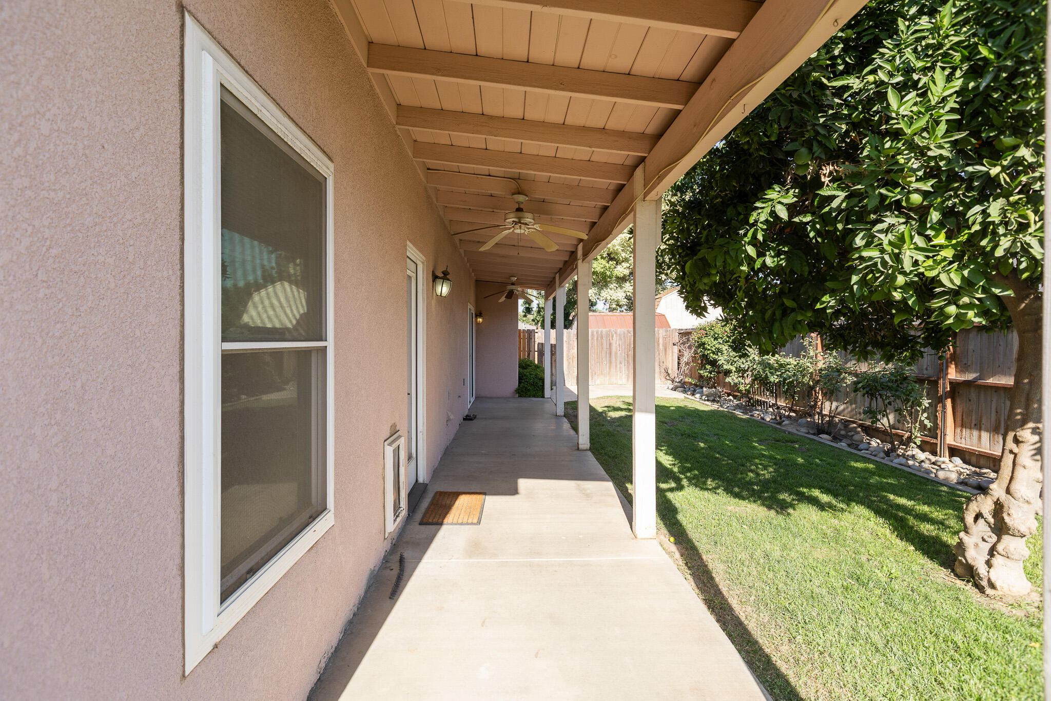1395 W La Vida Ln, Porterville, CA 93257