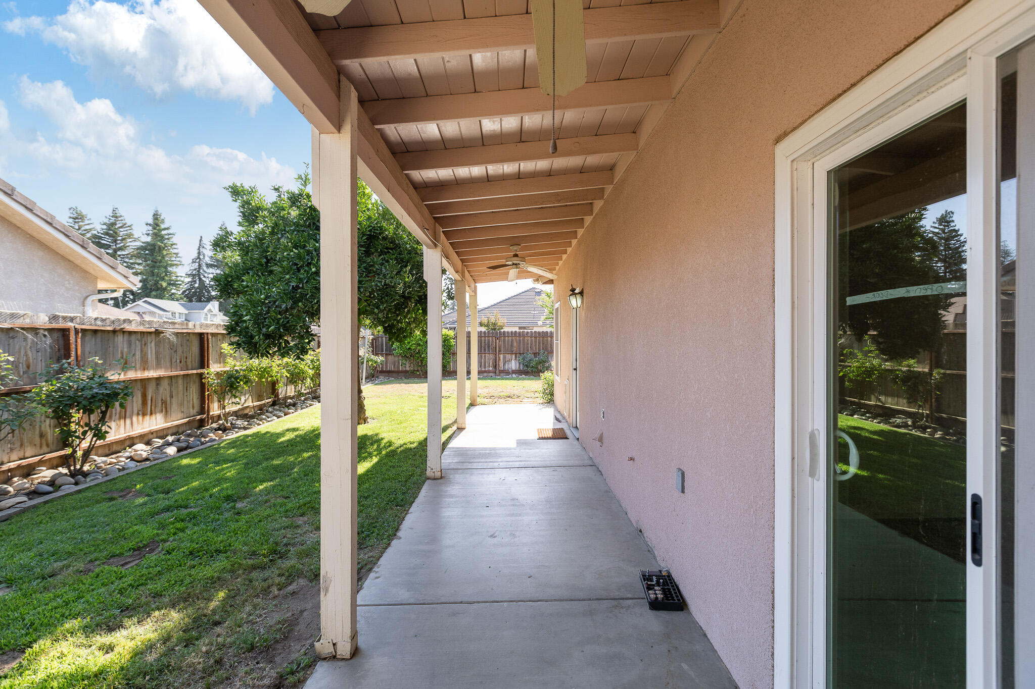 1395 W La Vida Ln, Porterville, CA 93257