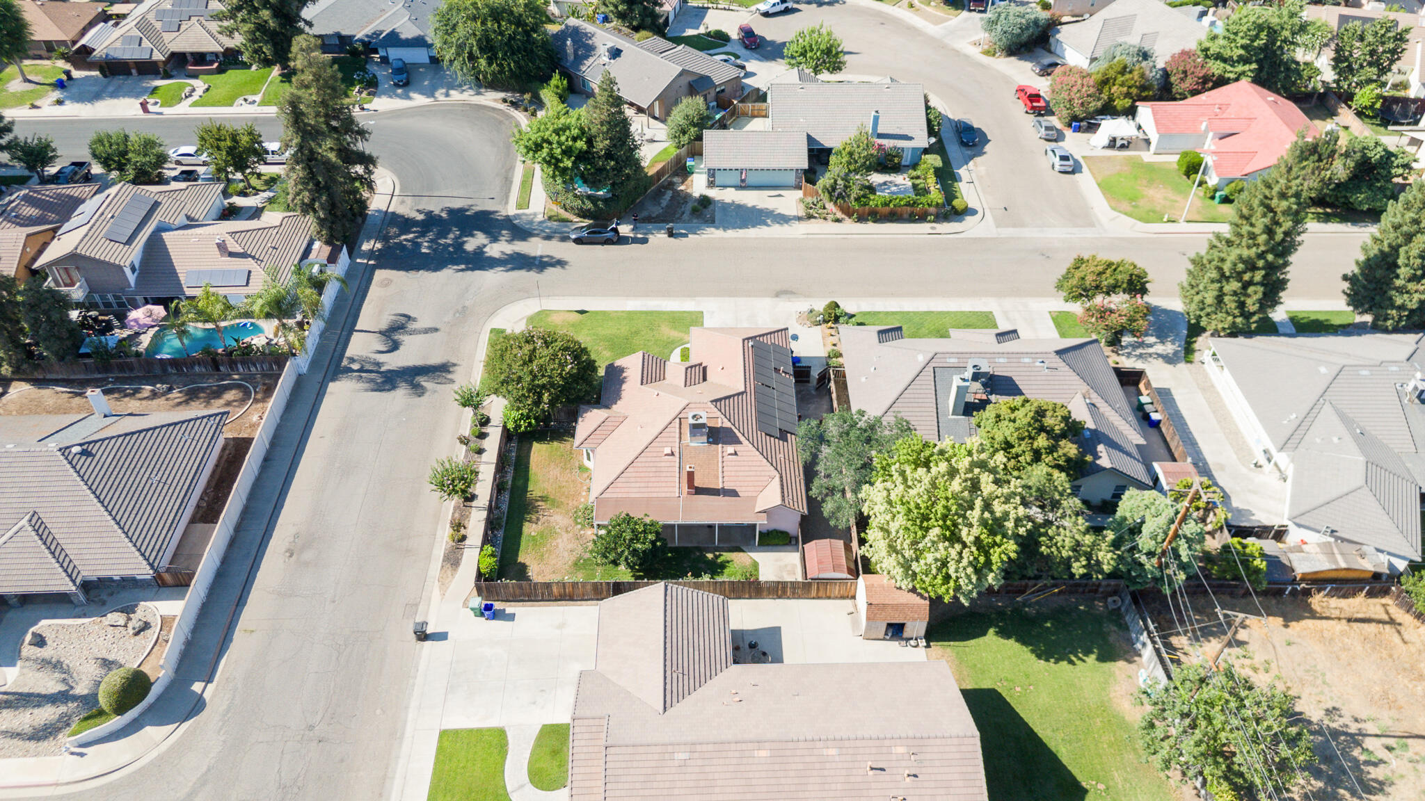 1395 W La Vida Ln, Porterville, CA 93257