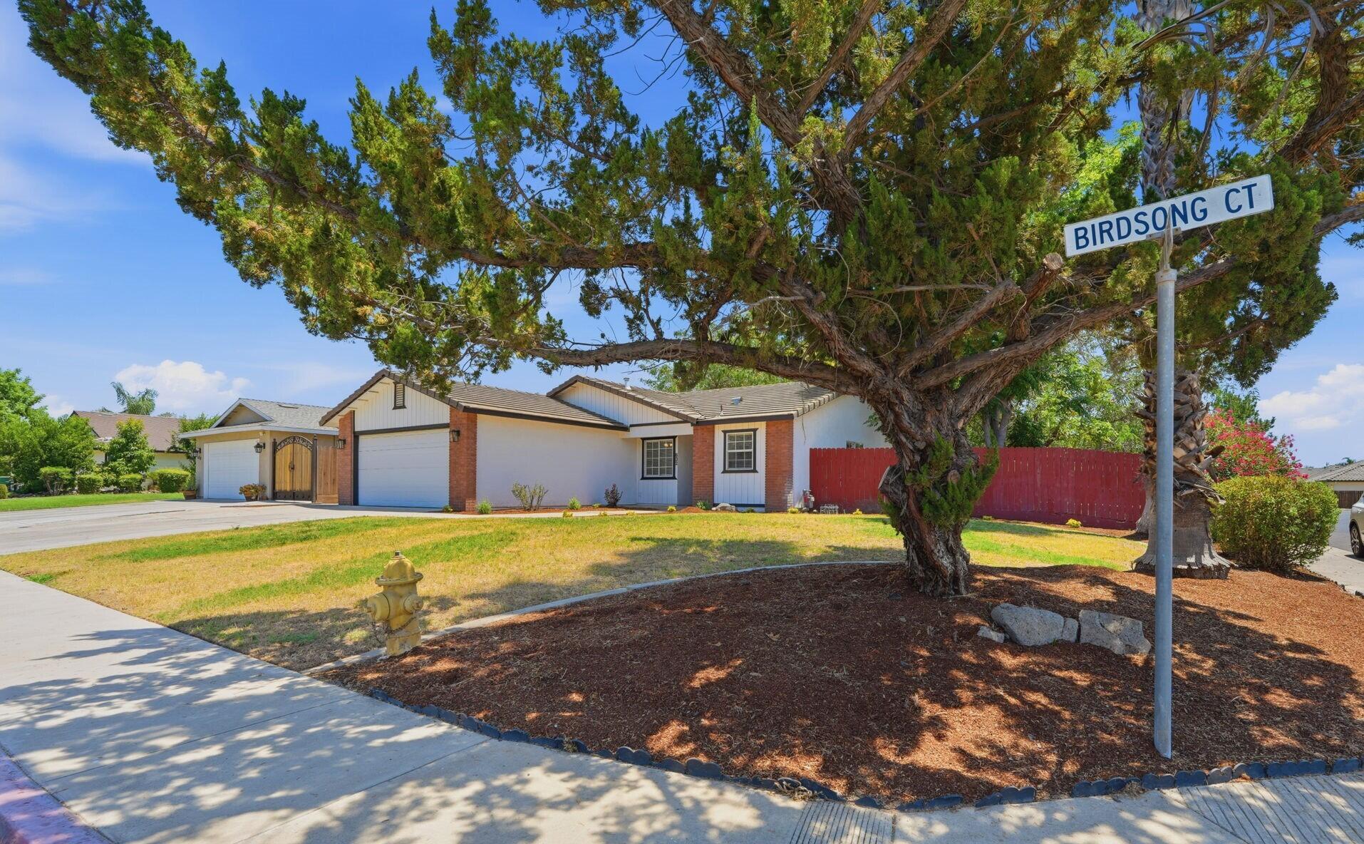 632 Birdsong Ct, Exeter, CA 93221
