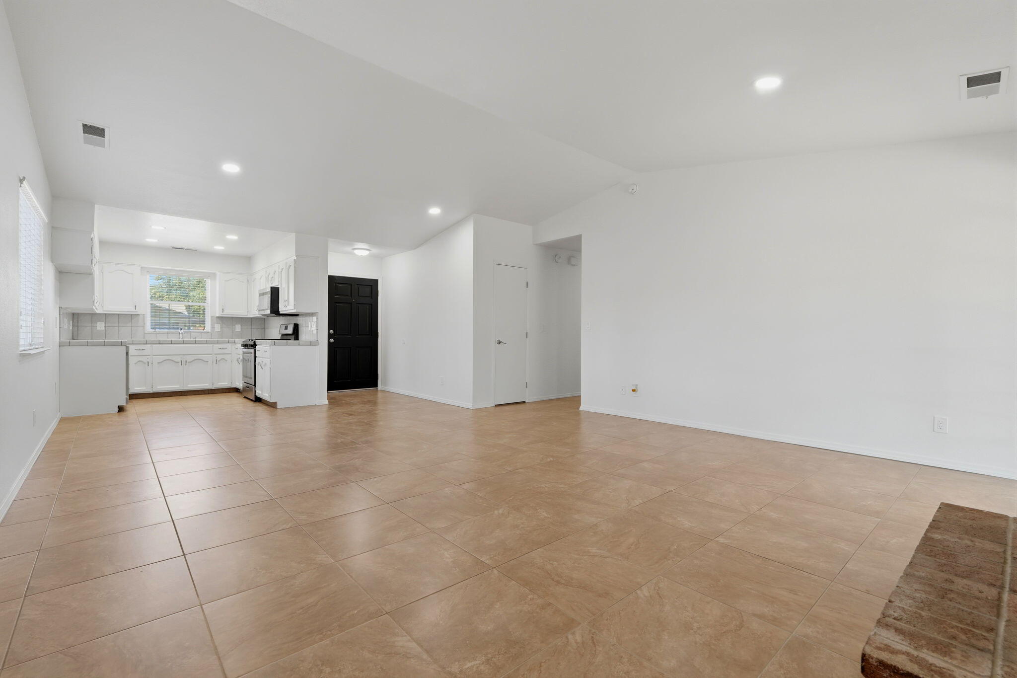 632 Birdsong Ct, Exeter, CA 93221