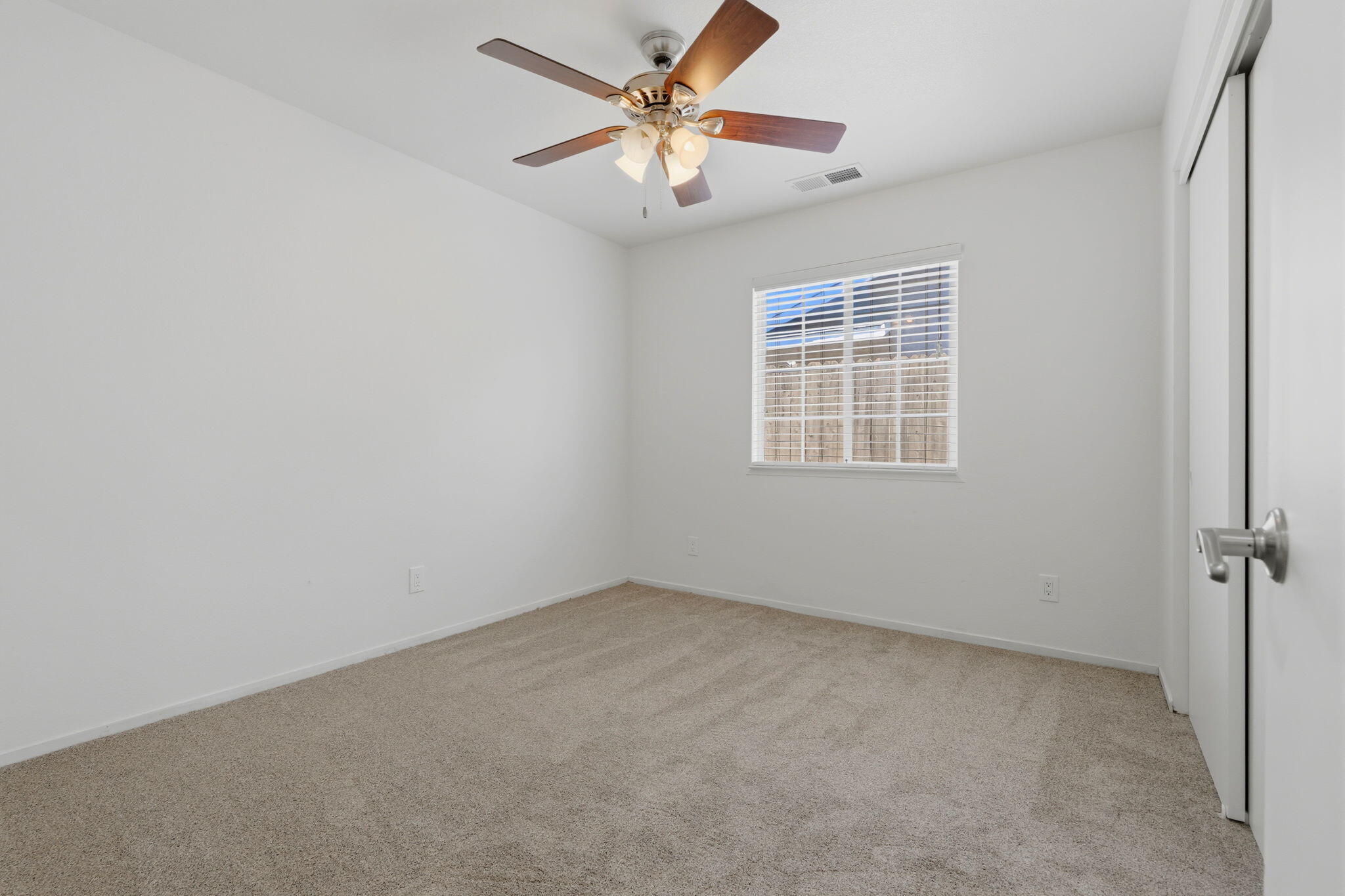 632 Birdsong Ct, Exeter, CA 93221