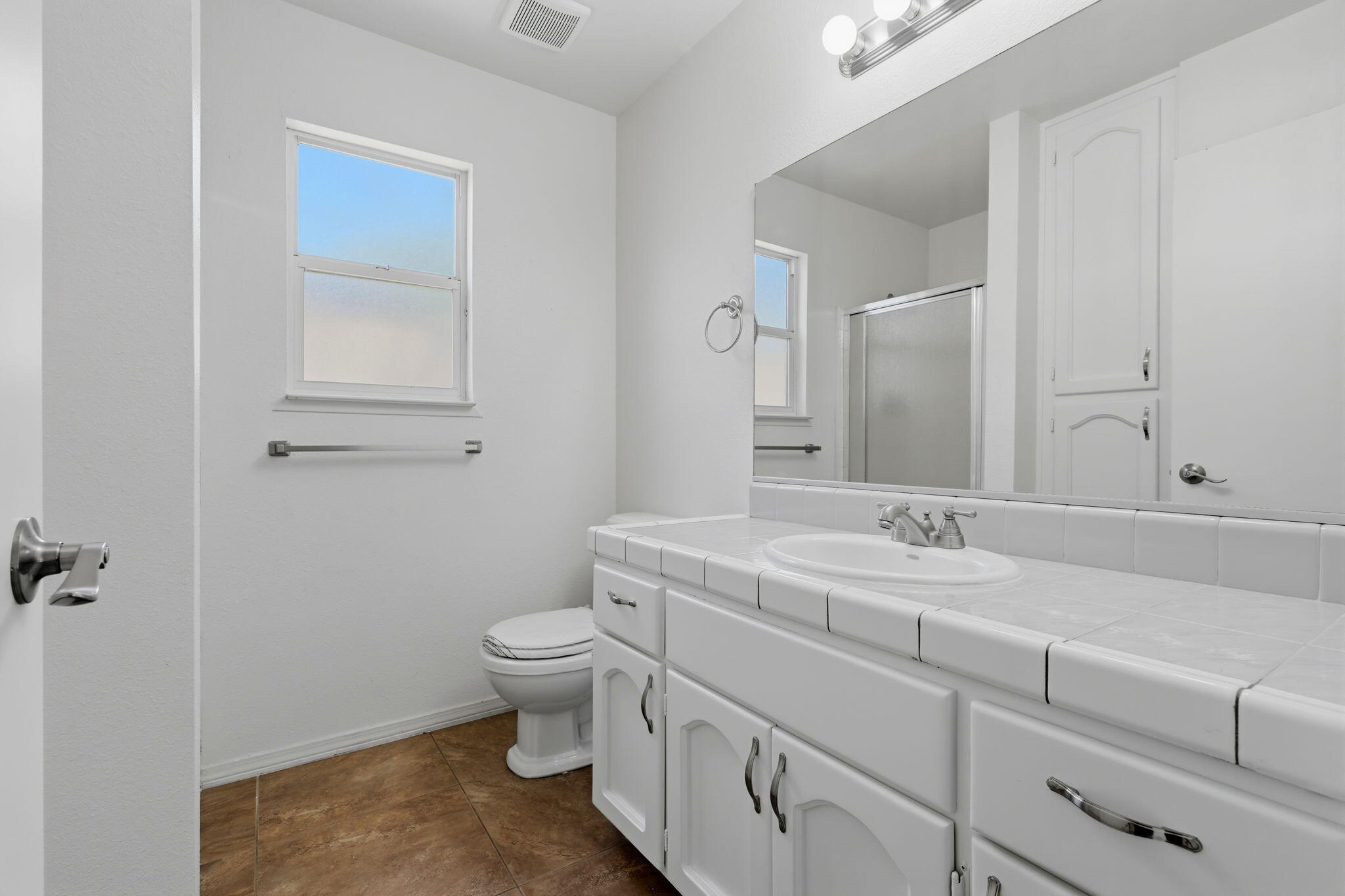 632 Birdsong Ct, Exeter, CA 93221