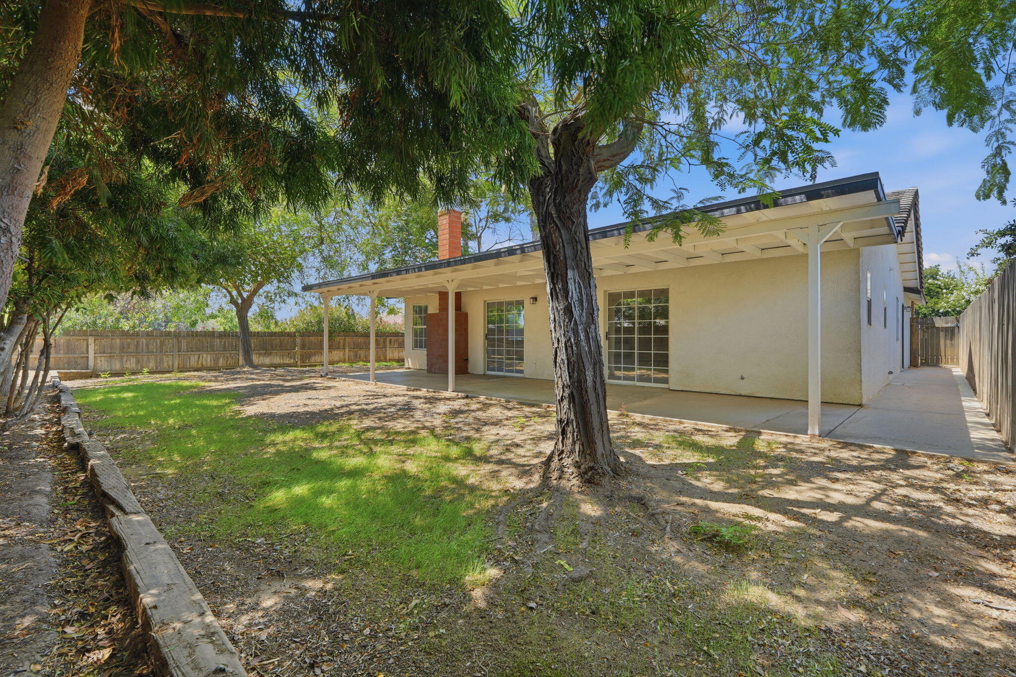 632 Birdsong Ct, Exeter, CA 93221