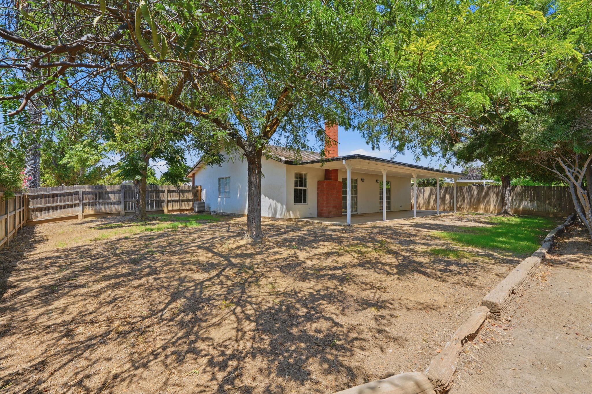 632 Birdsong Ct, Exeter, CA 93221