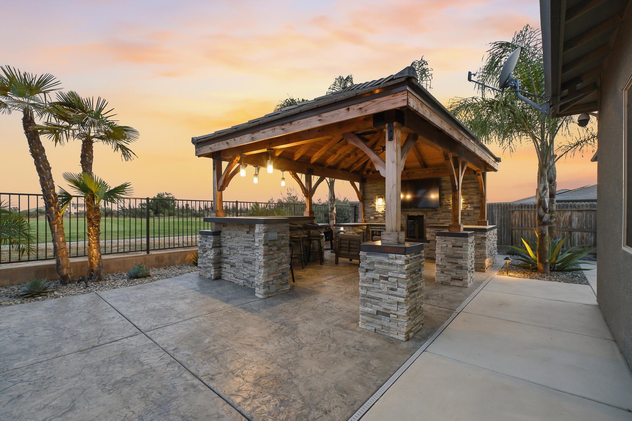 3612 Gold King Place Cir, Dinuba, CA 93618