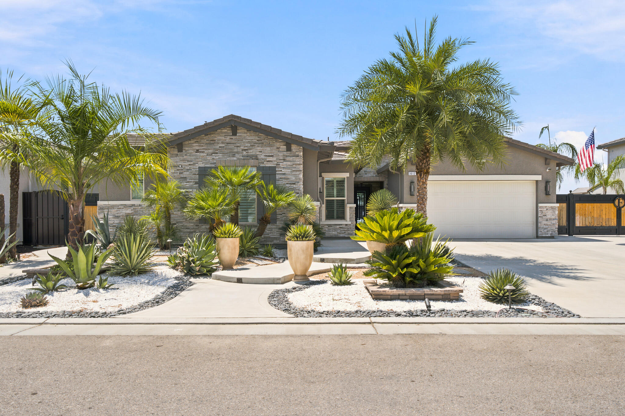 3612 Gold King Place Cir, Dinuba, CA 93618