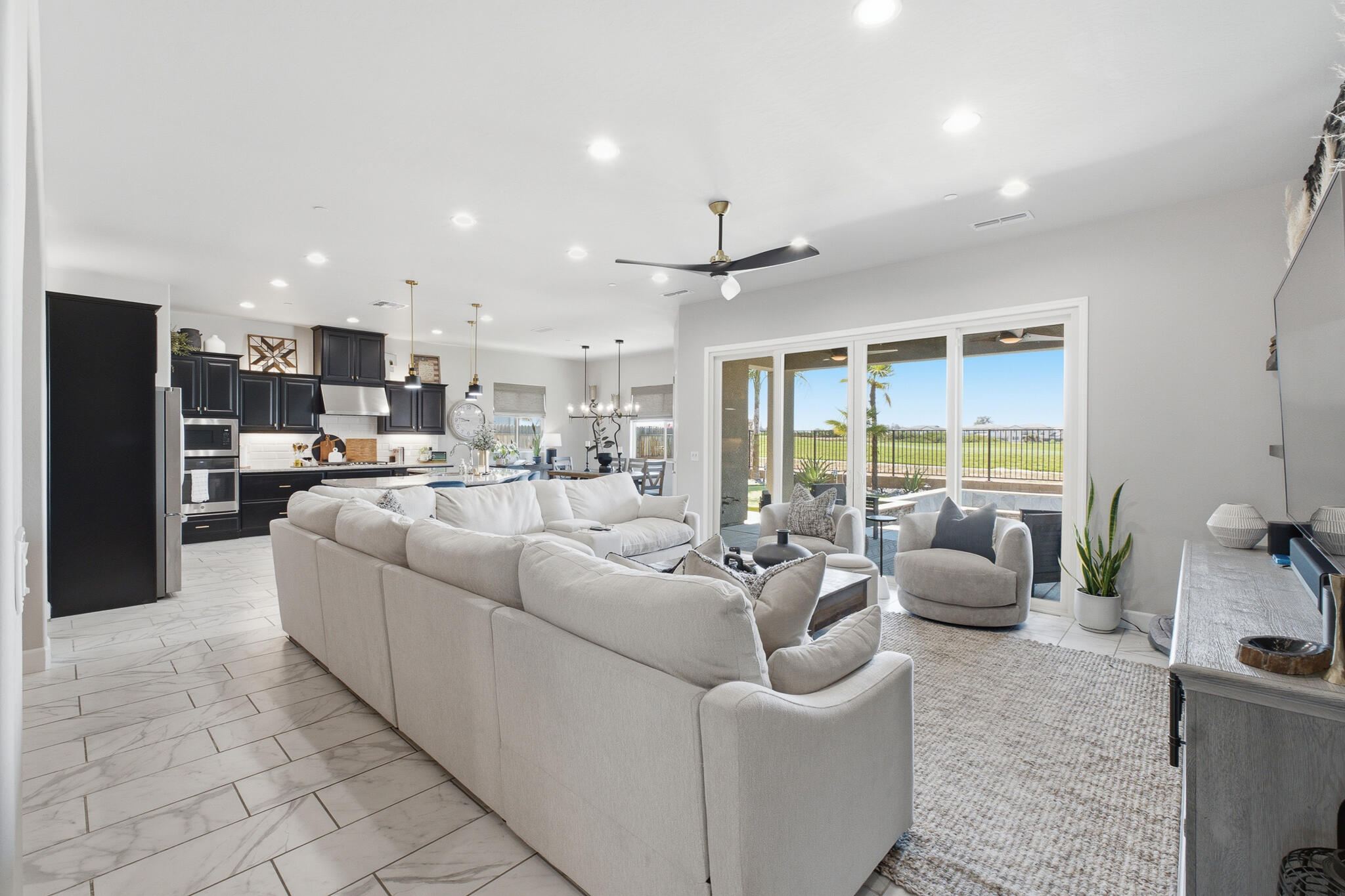 3612 Gold King Place Cir, Dinuba, CA 93618