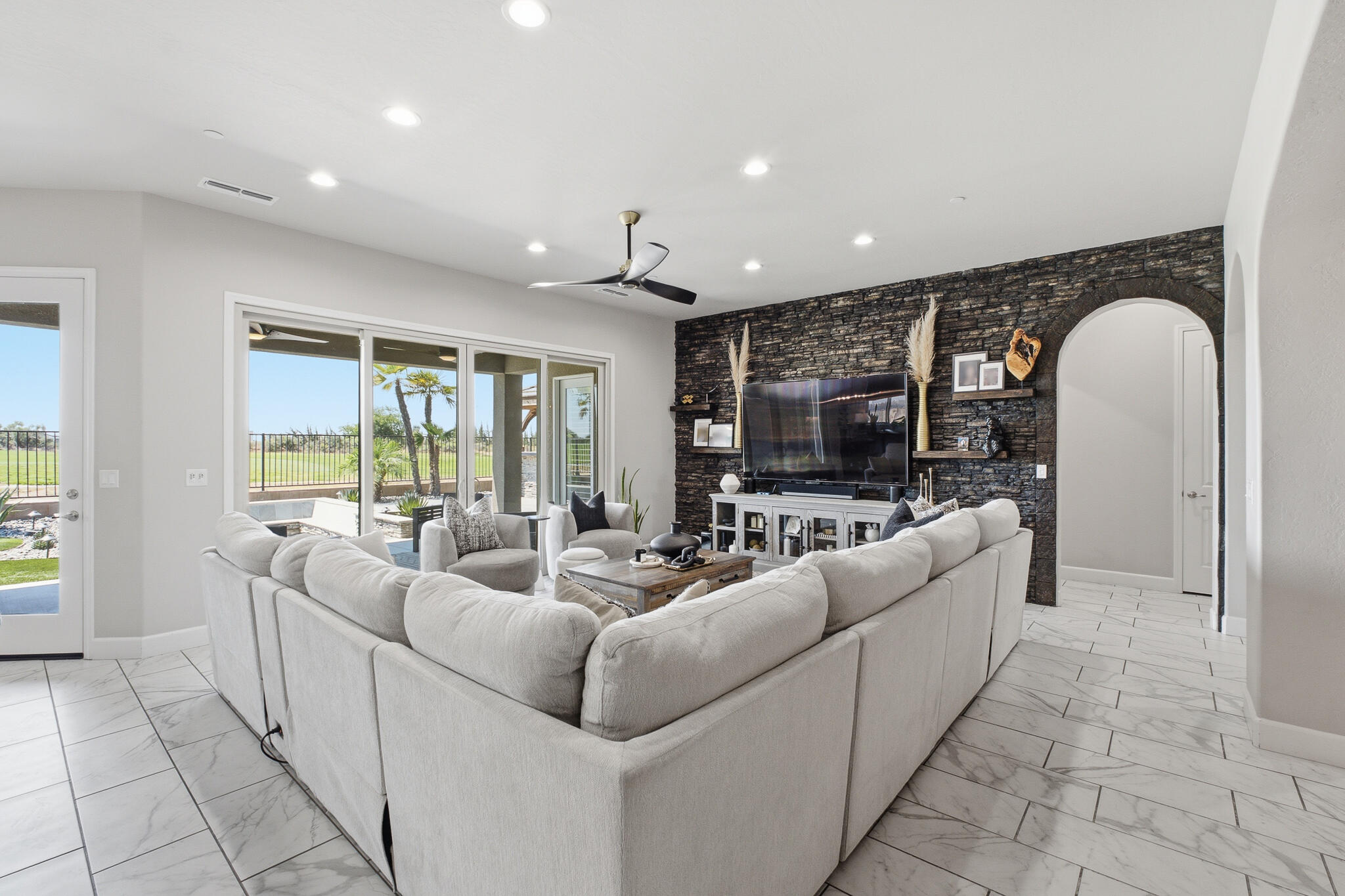 3612 Gold King Place Cir, Dinuba, CA 93618