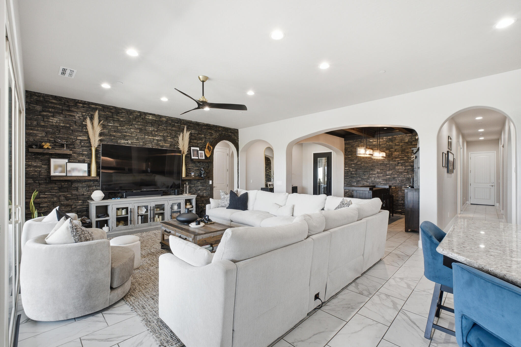 3612 Gold King Place Cir, Dinuba, CA 93618