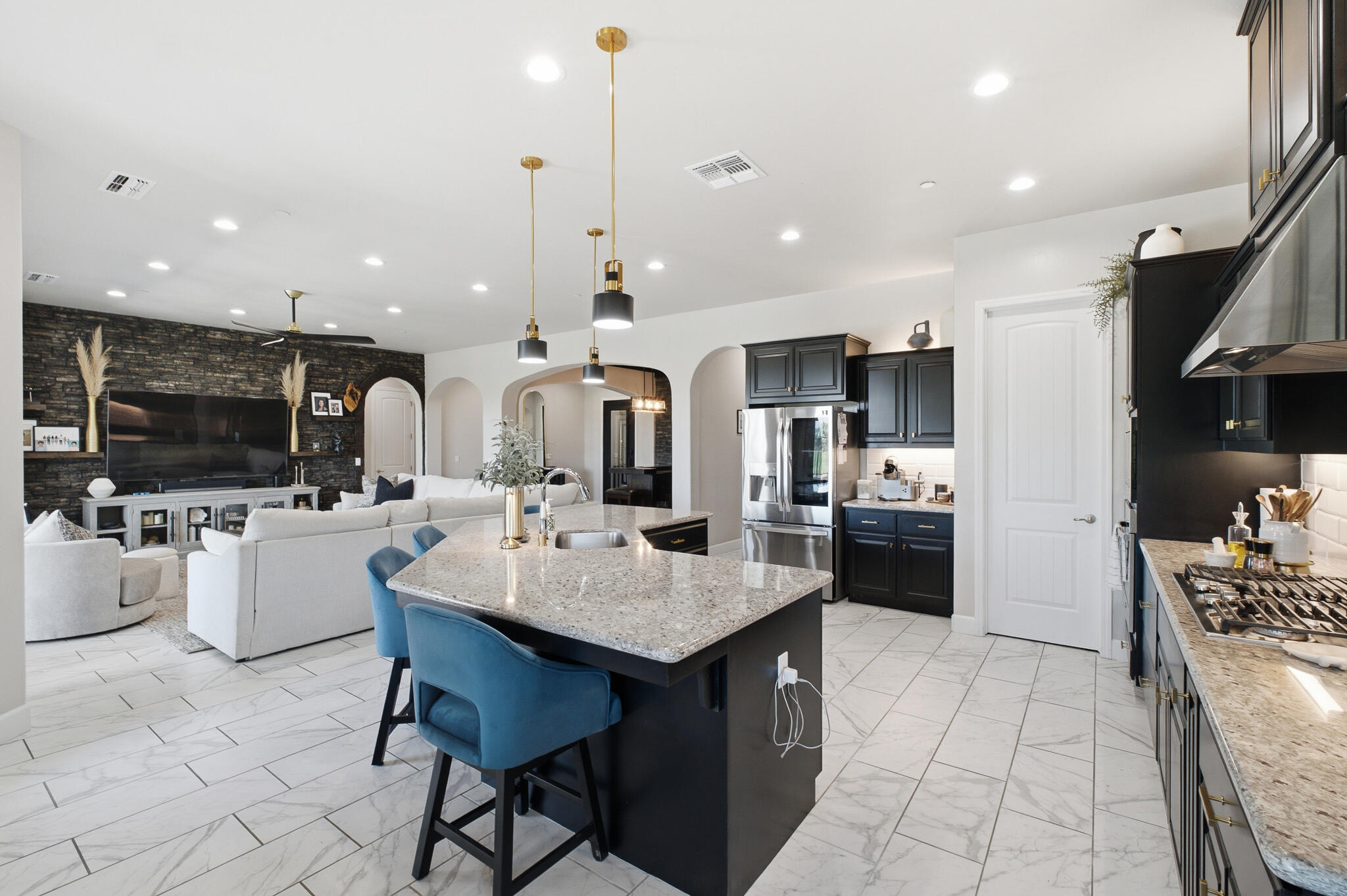 3612 Gold King Place Cir, Dinuba, CA 93618
