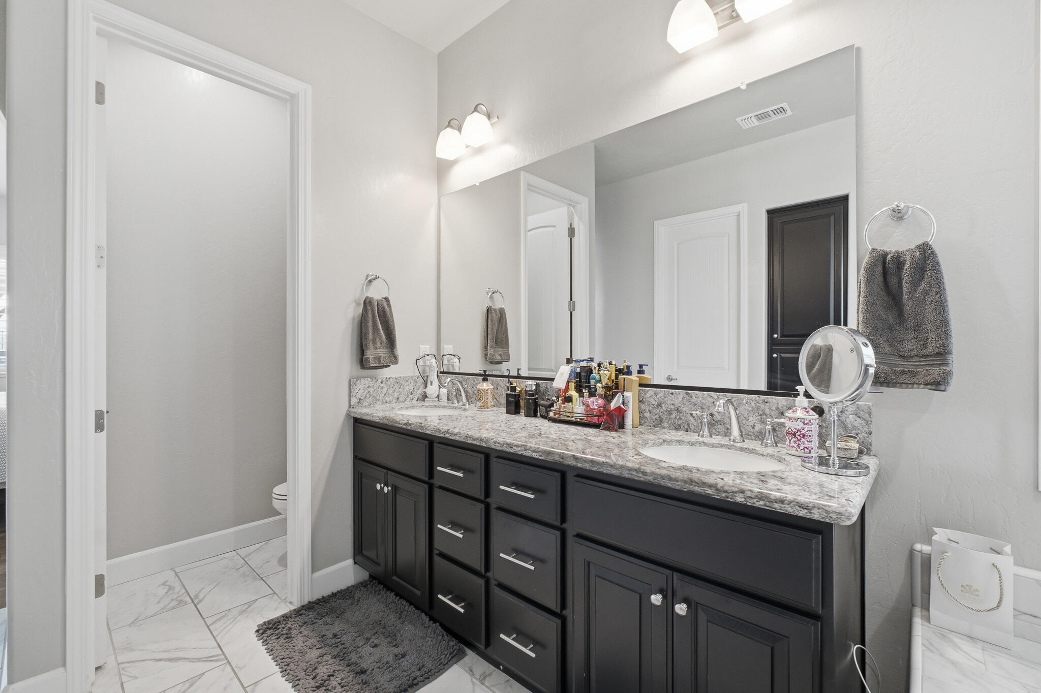 3612 Gold King Place Cir, Dinuba, CA 93618