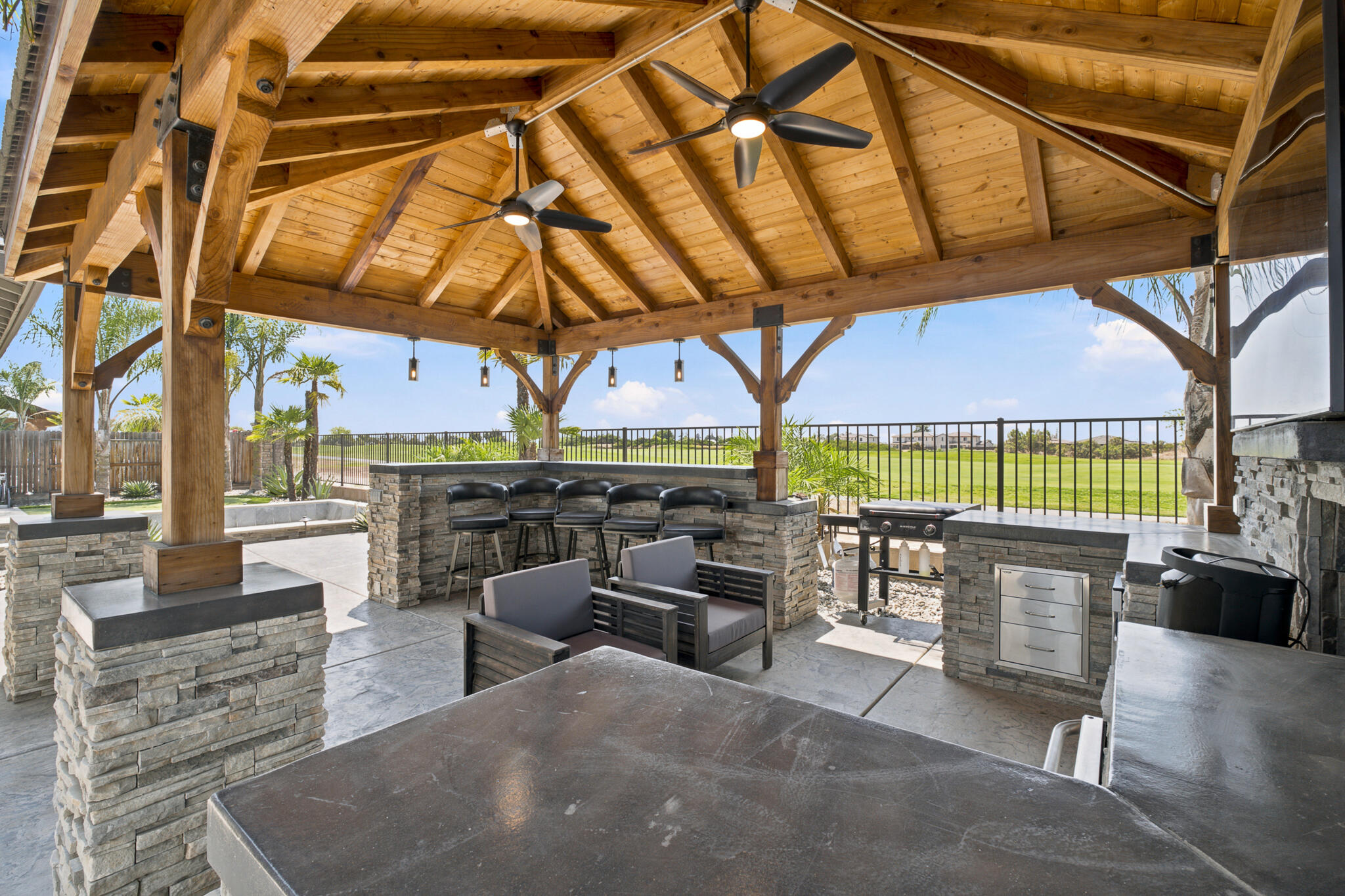 3612 Gold King Place Cir, Dinuba, CA 93618